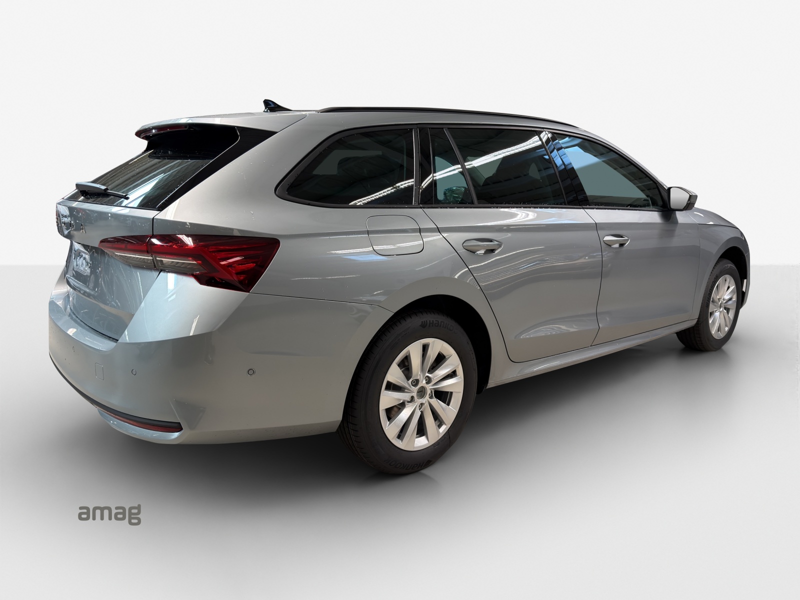 SKODA Octavia Combi 1.5 TSI mHEV DSG Dynamic-image-4