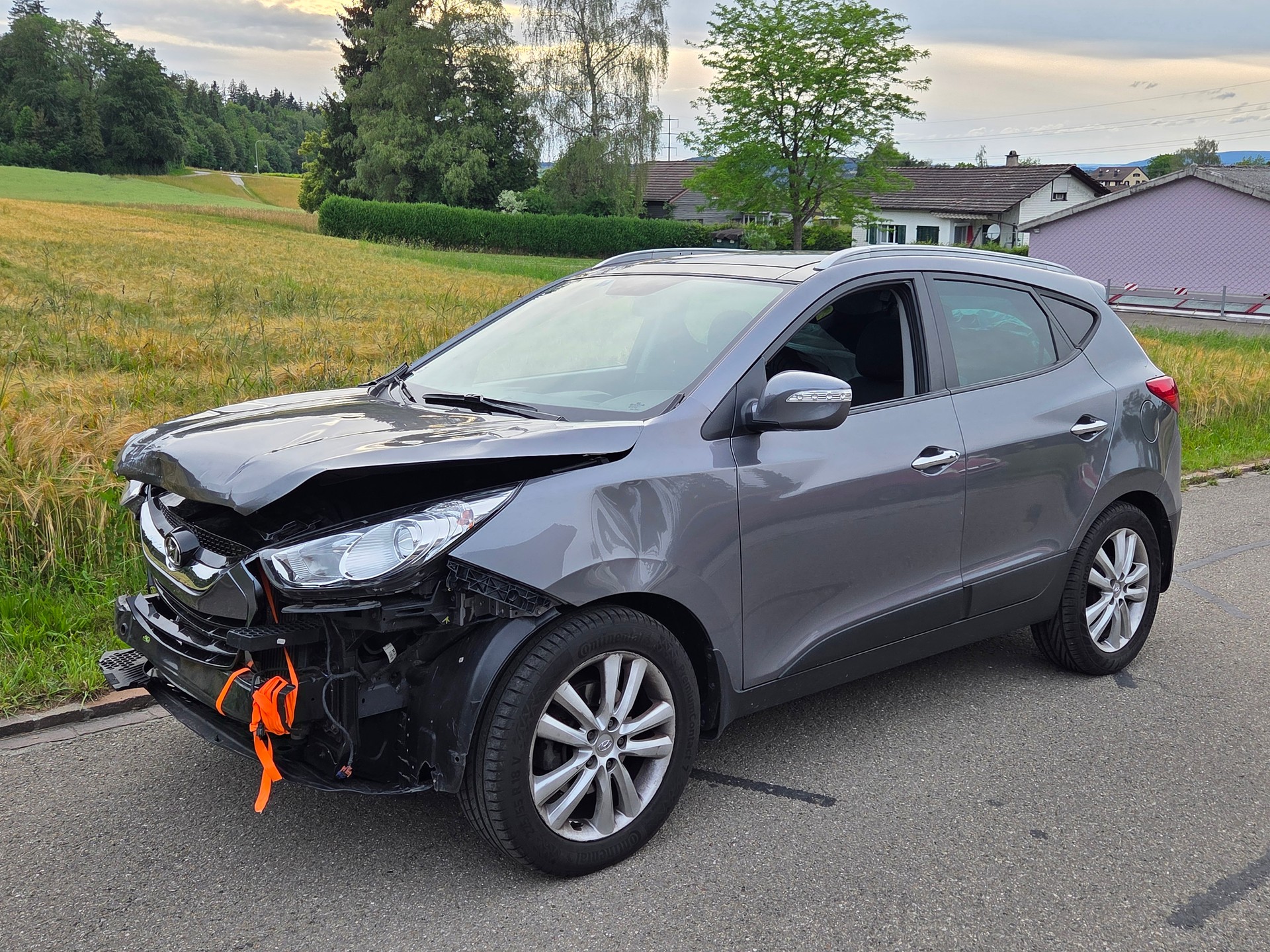 HYUNDAI iX 35 2.0 CRDi Premium 4WD Automatic-image-5