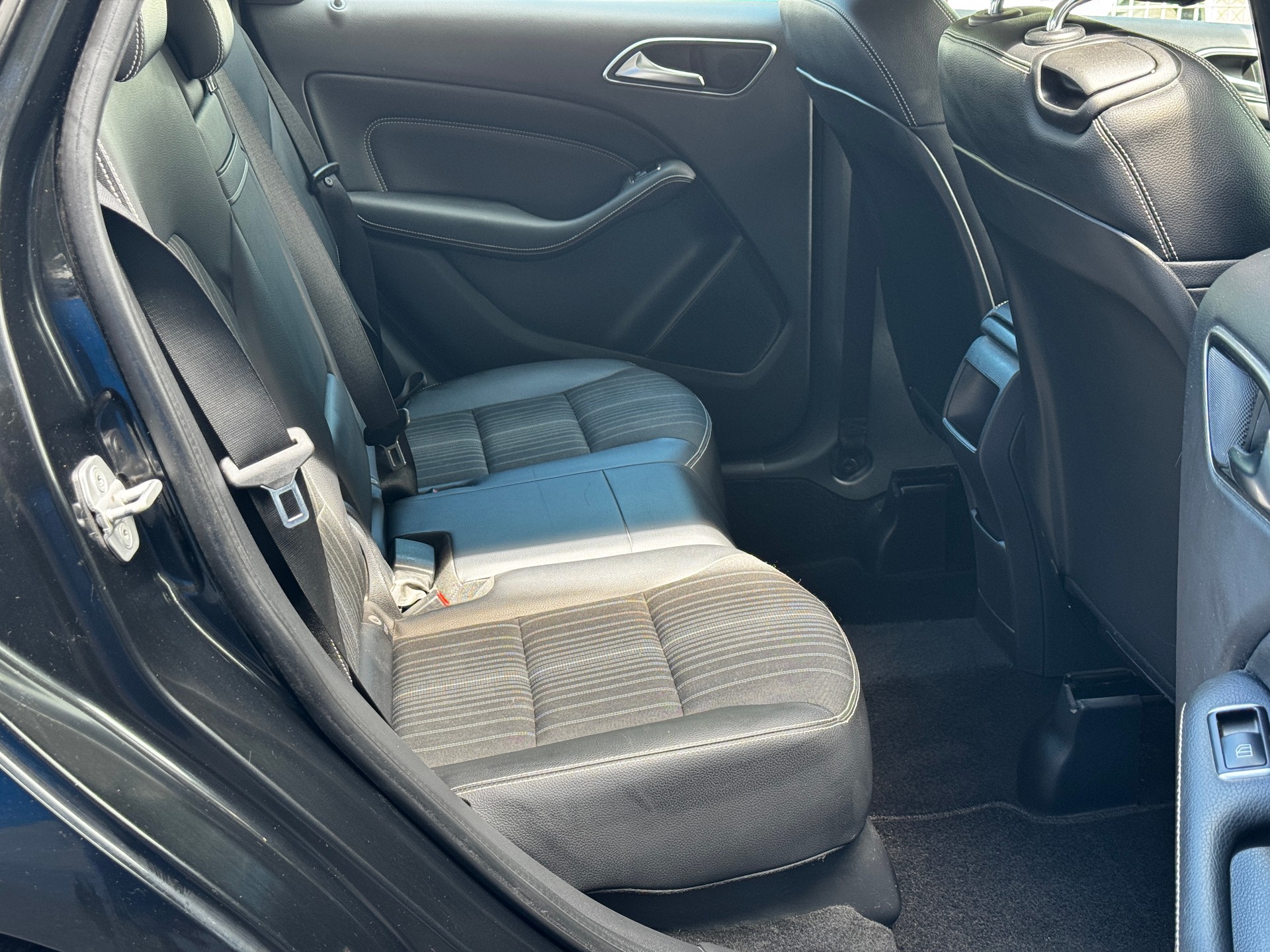 MERCEDES-BENZ B 180 CDI-image-9
