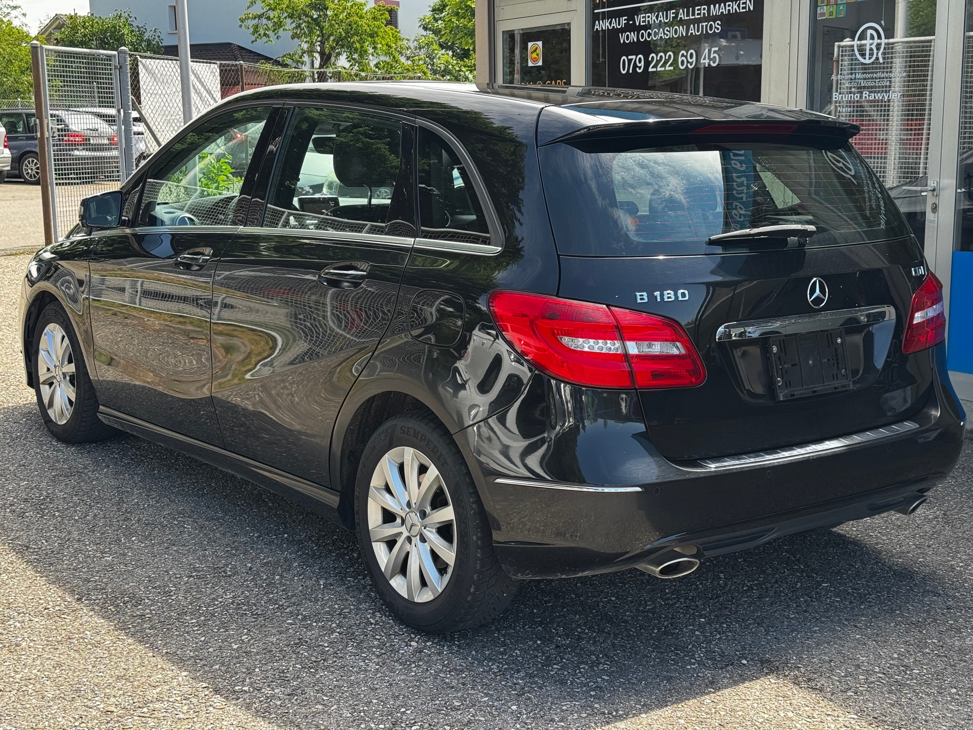 MERCEDES-BENZ B 180 CDI-image-6