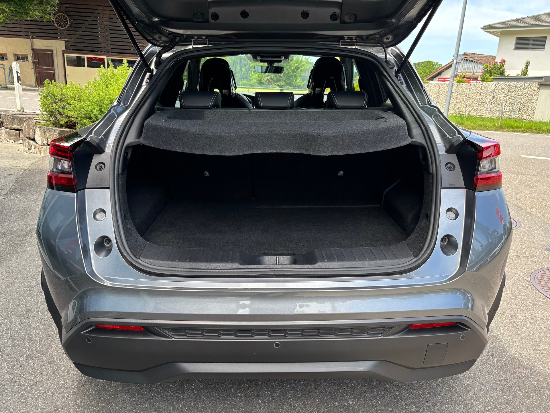 NISSAN Juke 1.6 FHEV Tekna-image-4