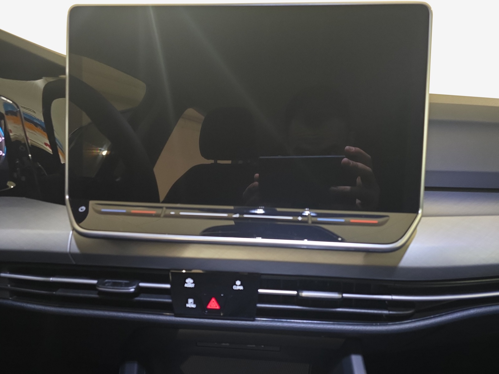 VW Golf 1.5 e TSI mHEV United DSG-image-10