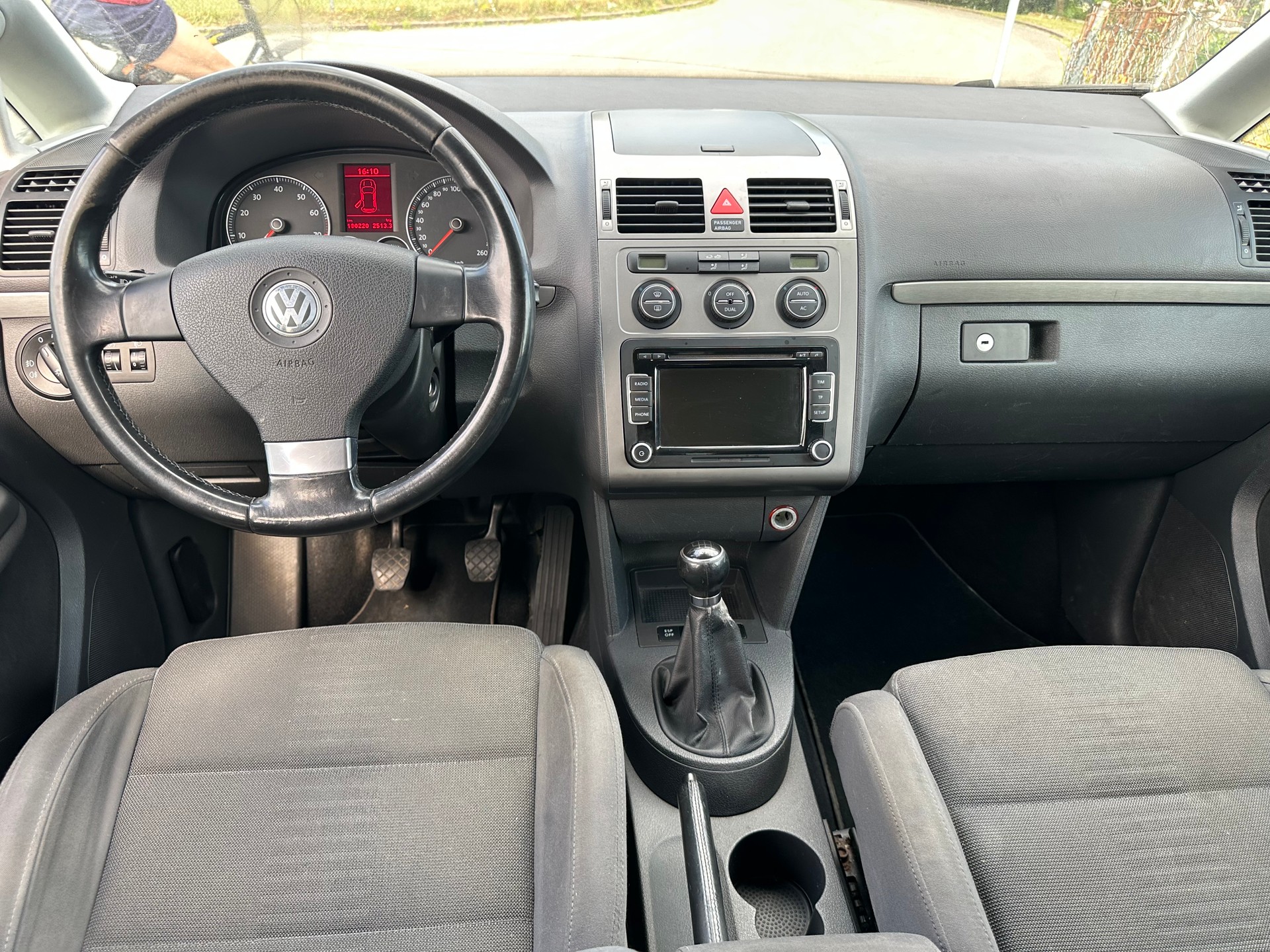 VW Touran 1.4 TSI Trendline-image-11