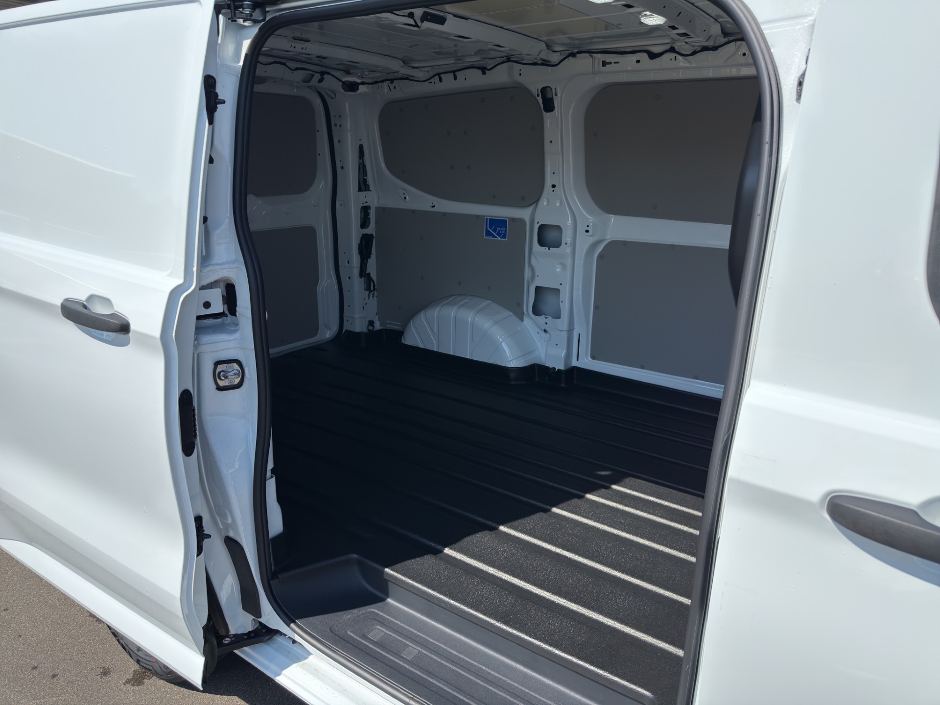 FORD Transit C Van 320 L1 2.0 EcoBlue 136 Trend-image-12