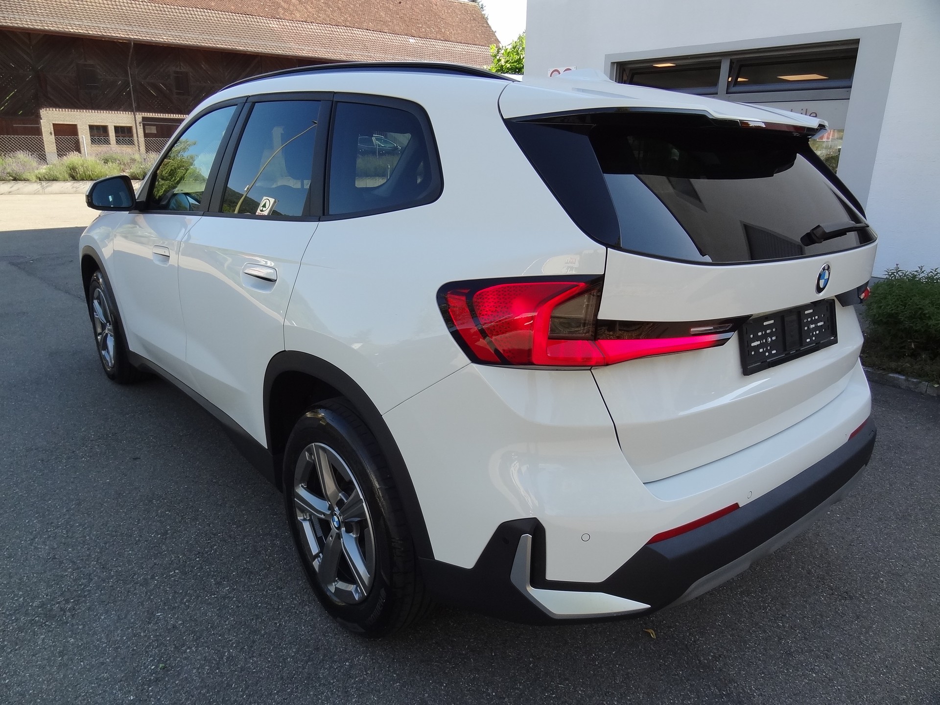BMW X1 xDrive 20d 48V-image-2