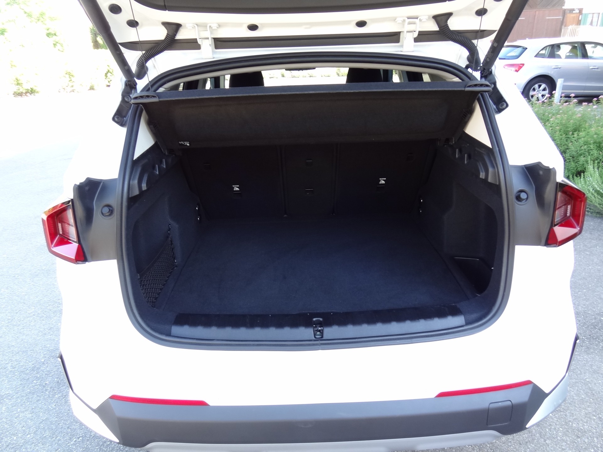 BMW X1 xDrive 20d 48V-image-12