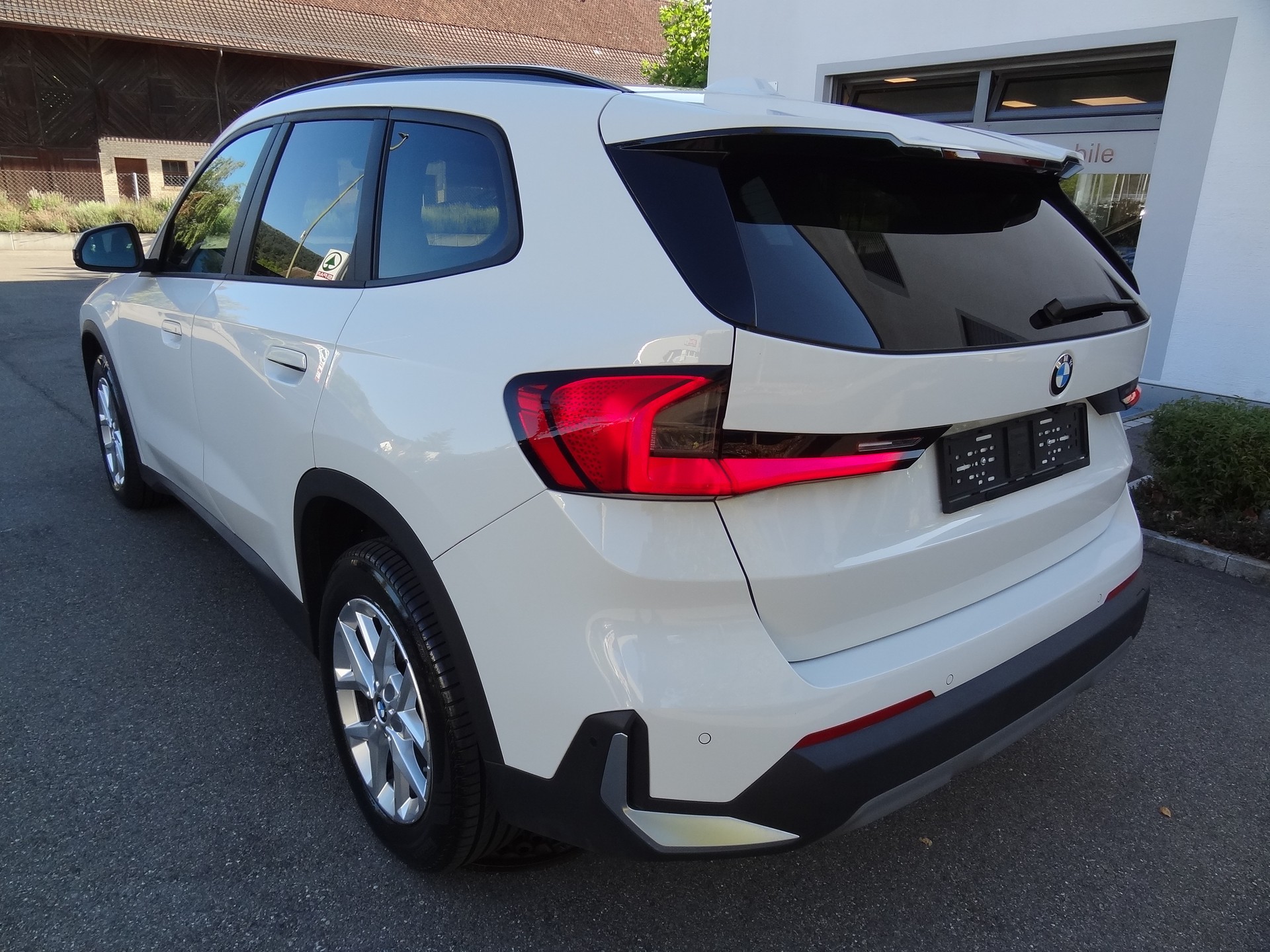 BMW X1 xDrive 20d 48V-image-2