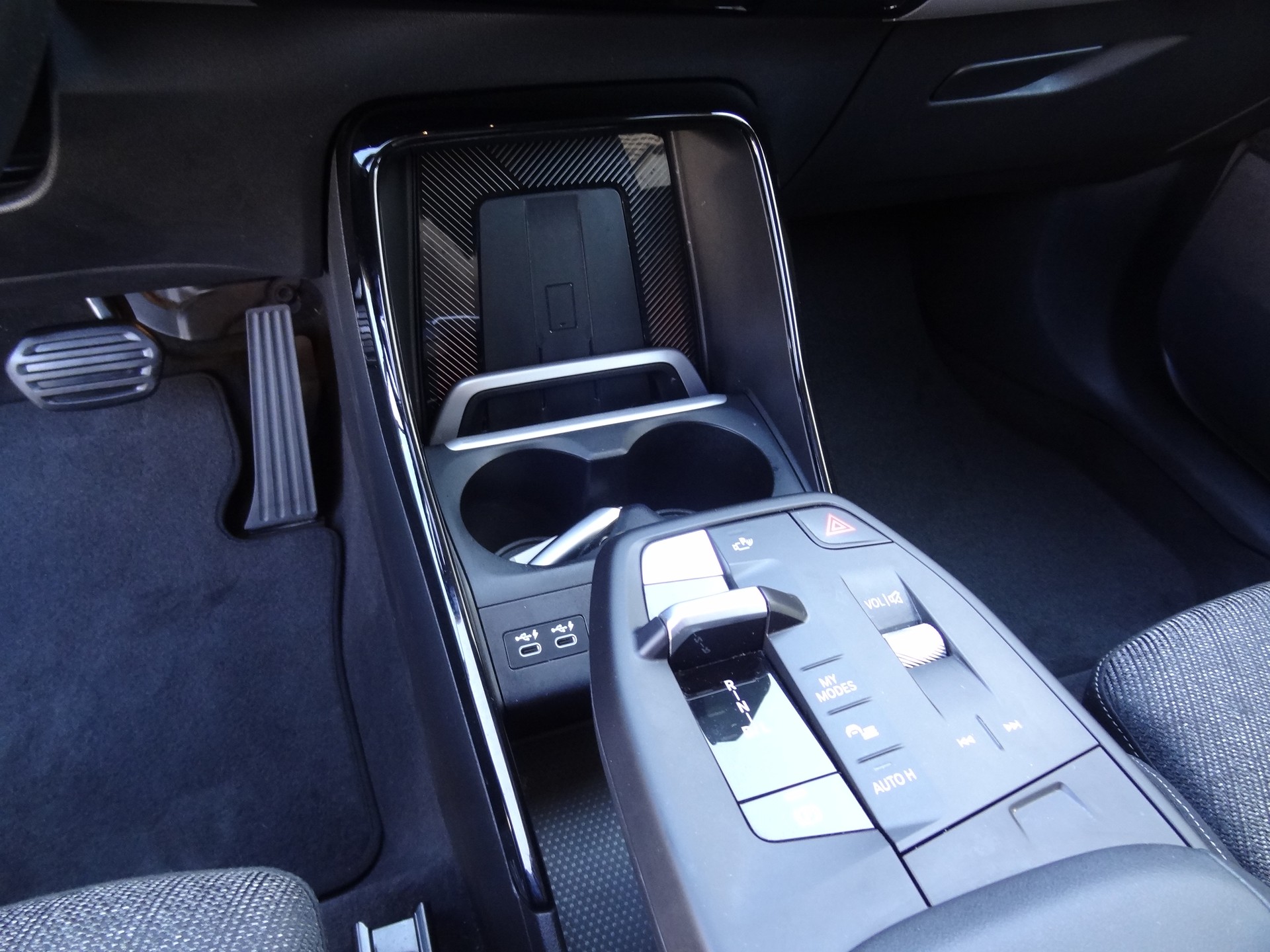 BMW X1 xDrive 20d 48V-image-9