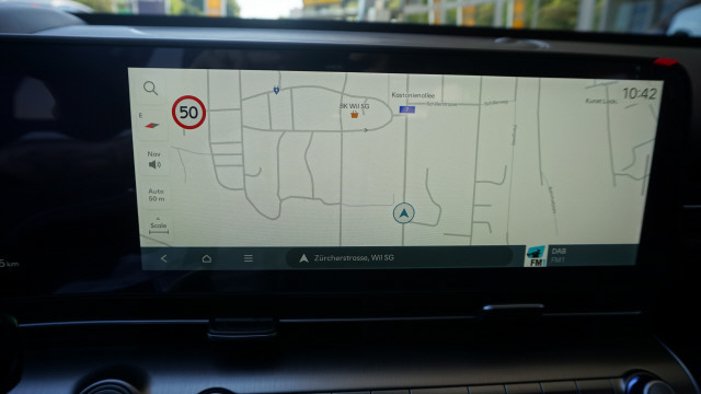 HYUNDAI Kona EV 65.4 kWh Amplia-image-13