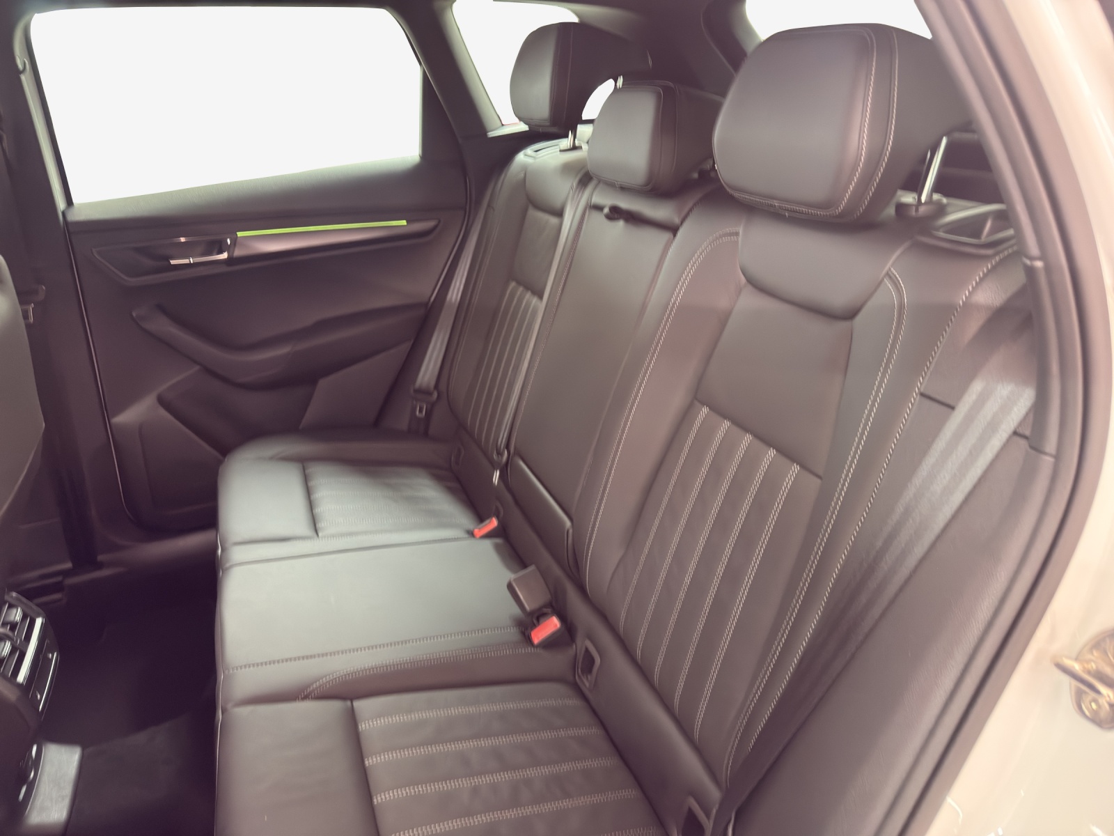 SKODA Karoq 2.0 TSI SportLine 4x4 DSG-image-11