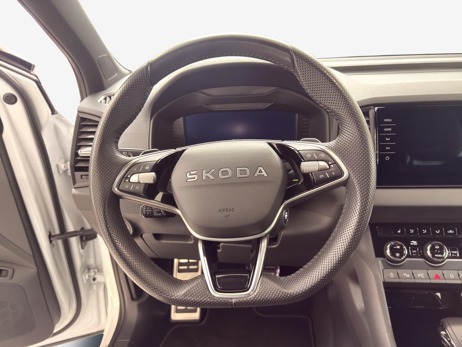 SKODA Karoq 2.0 TSI SportLine 4x4 DSG-image-9