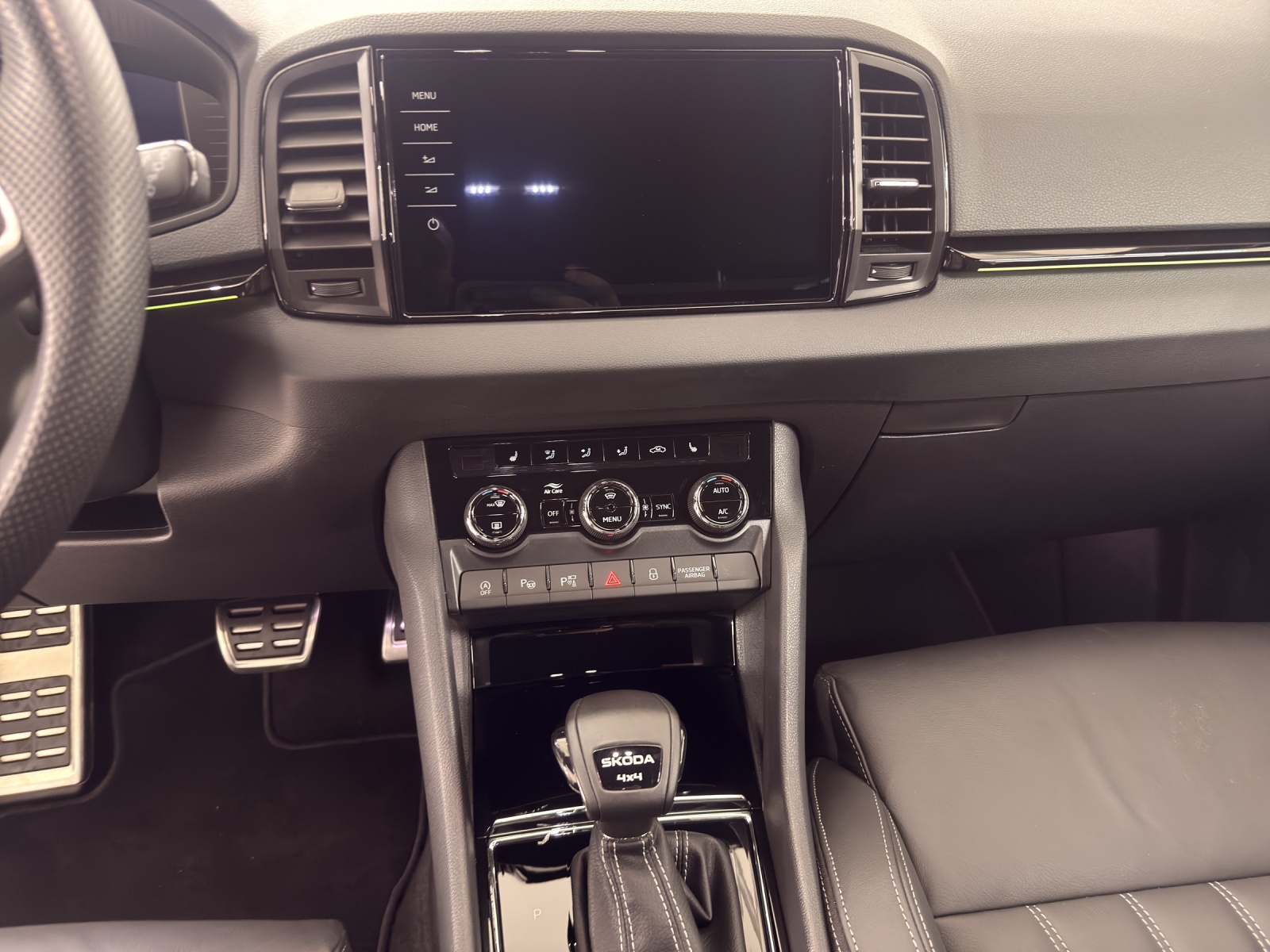 SKODA Karoq 2.0 TSI SportLine 4x4 DSG-image-10