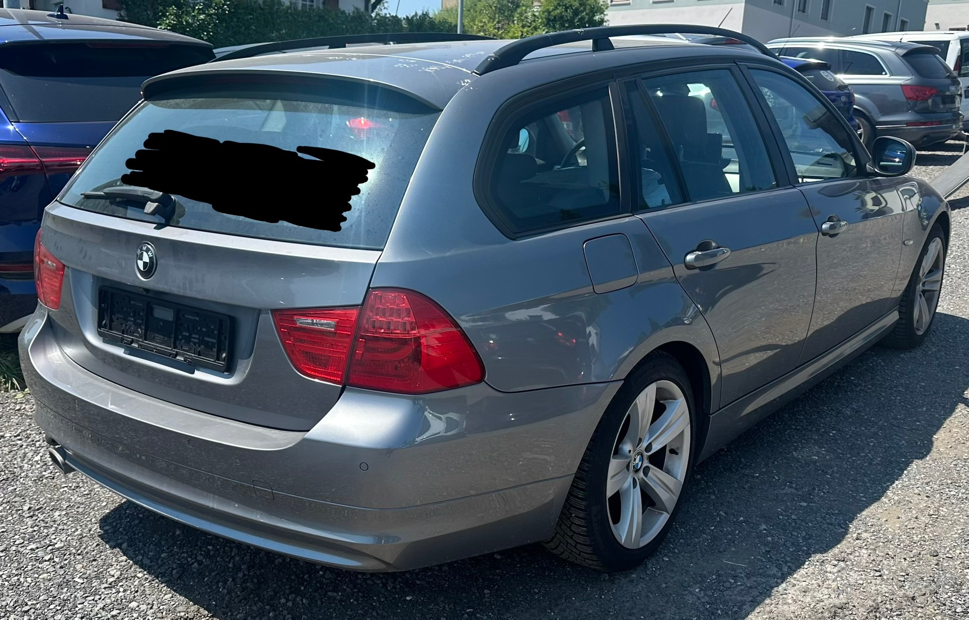 BMW 320d xDrive Touring-image-4