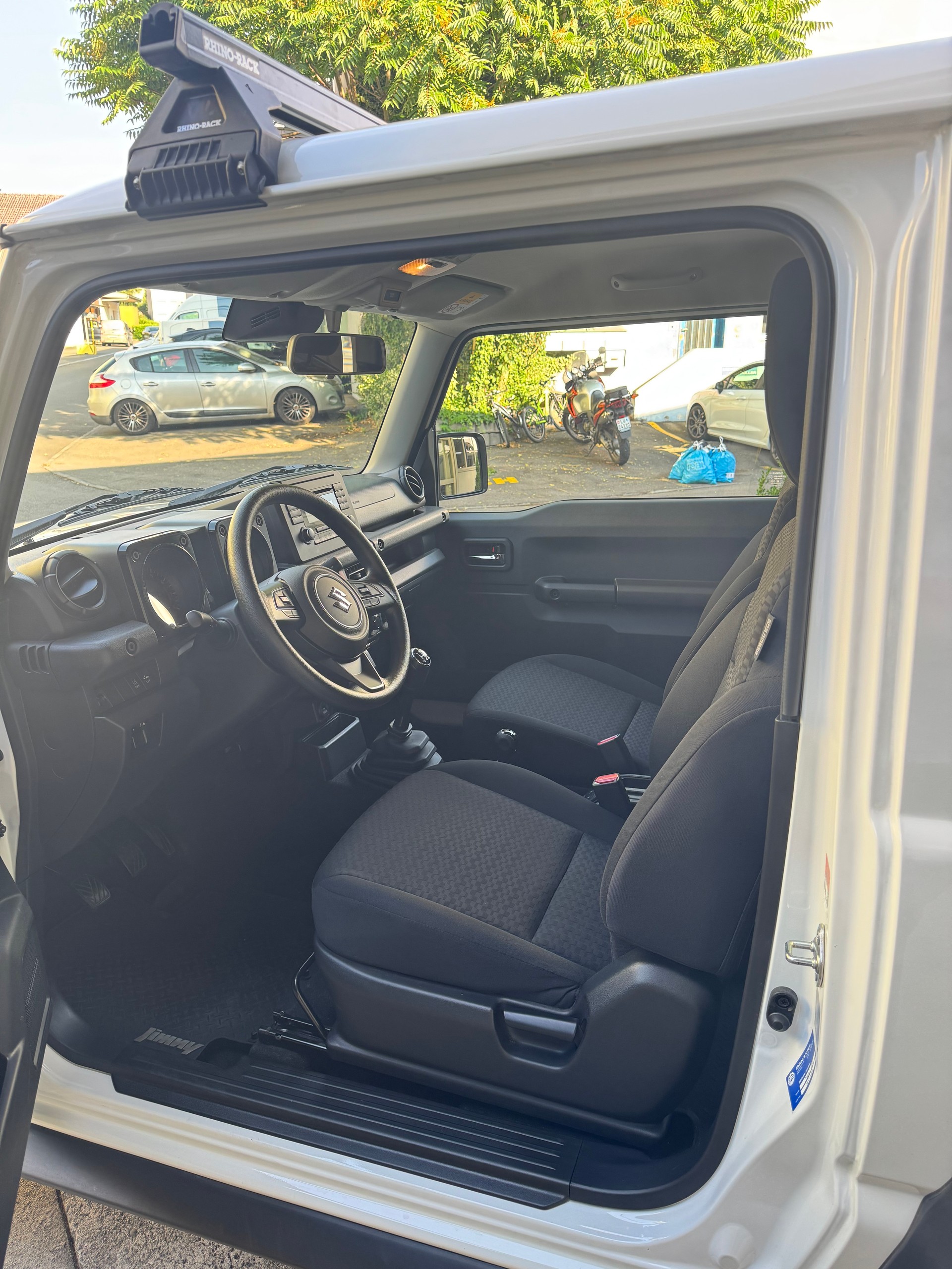 SUZUKI Jimny 1.5 Compact+ 4x4-image-18