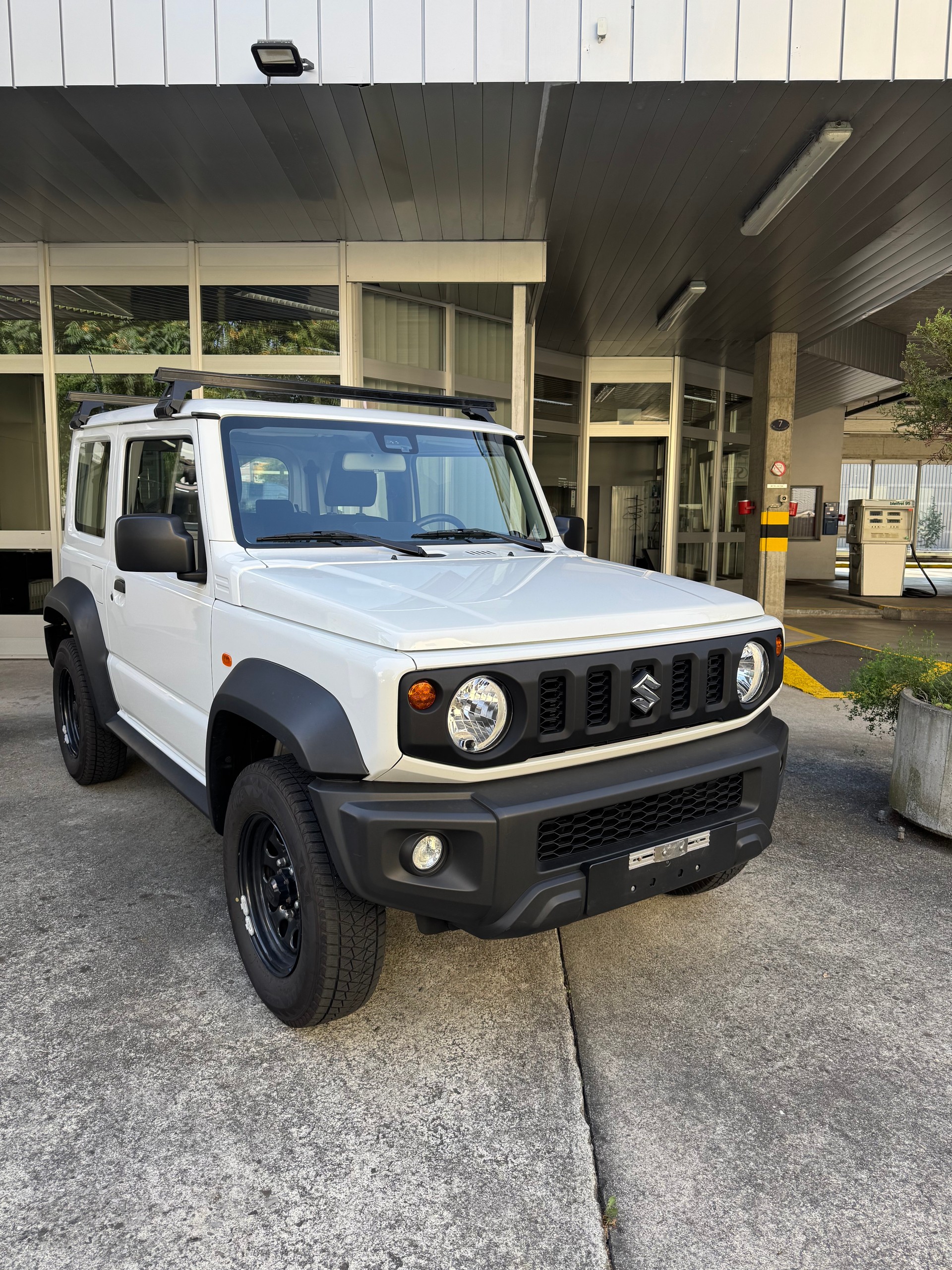 SUZUKI Jimny 1.5 Compact+ 4x4-image-0