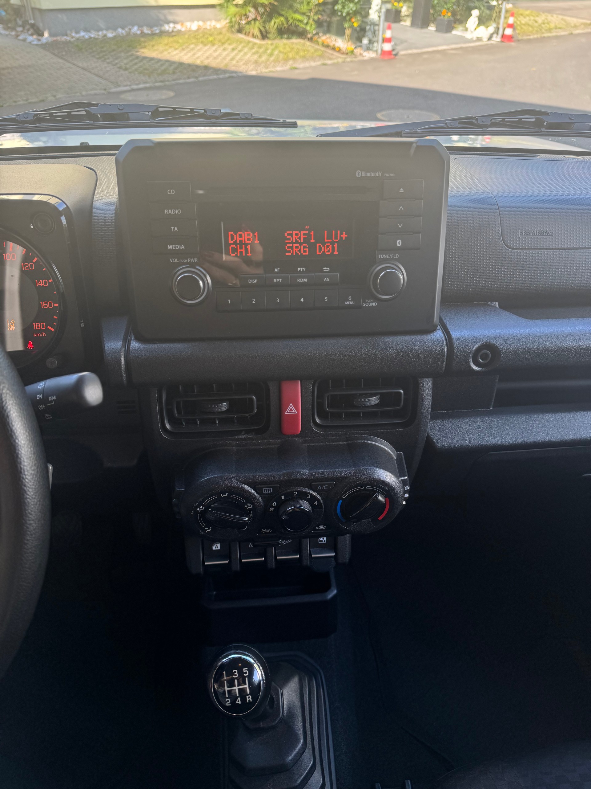 SUZUKI Jimny 1.5 Compact+ 4x4-image-28