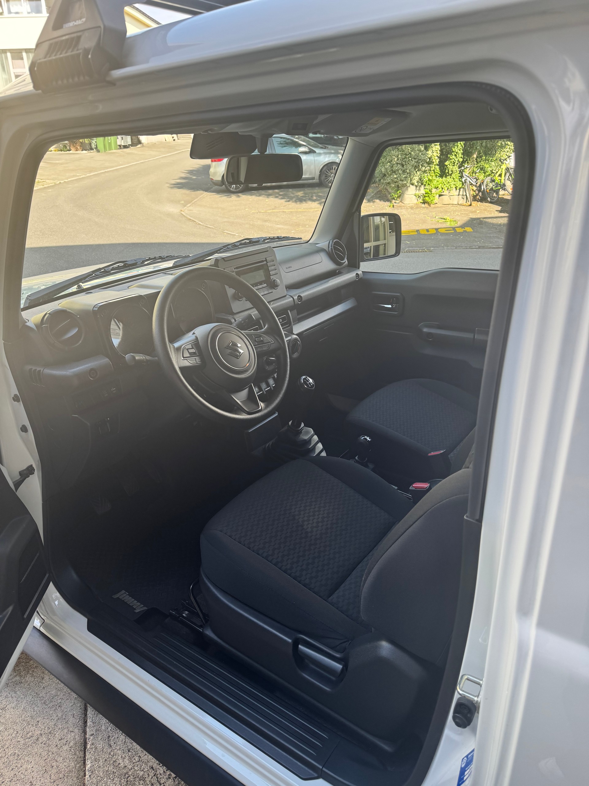 SUZUKI Jimny 1.5 Compact+ 4x4-image-17