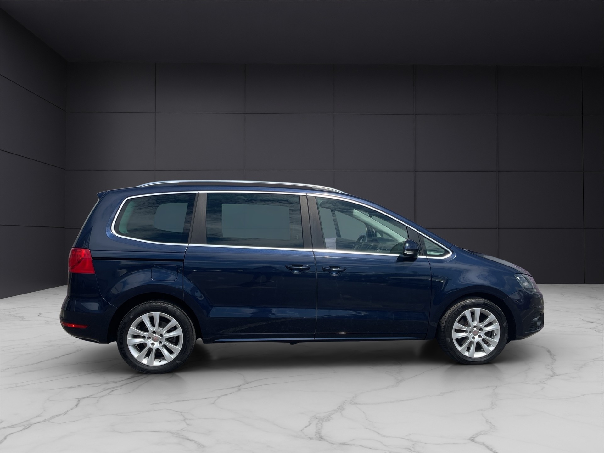 SEAT Alhambra 2.0 TDI 7 Plätzer-image-4