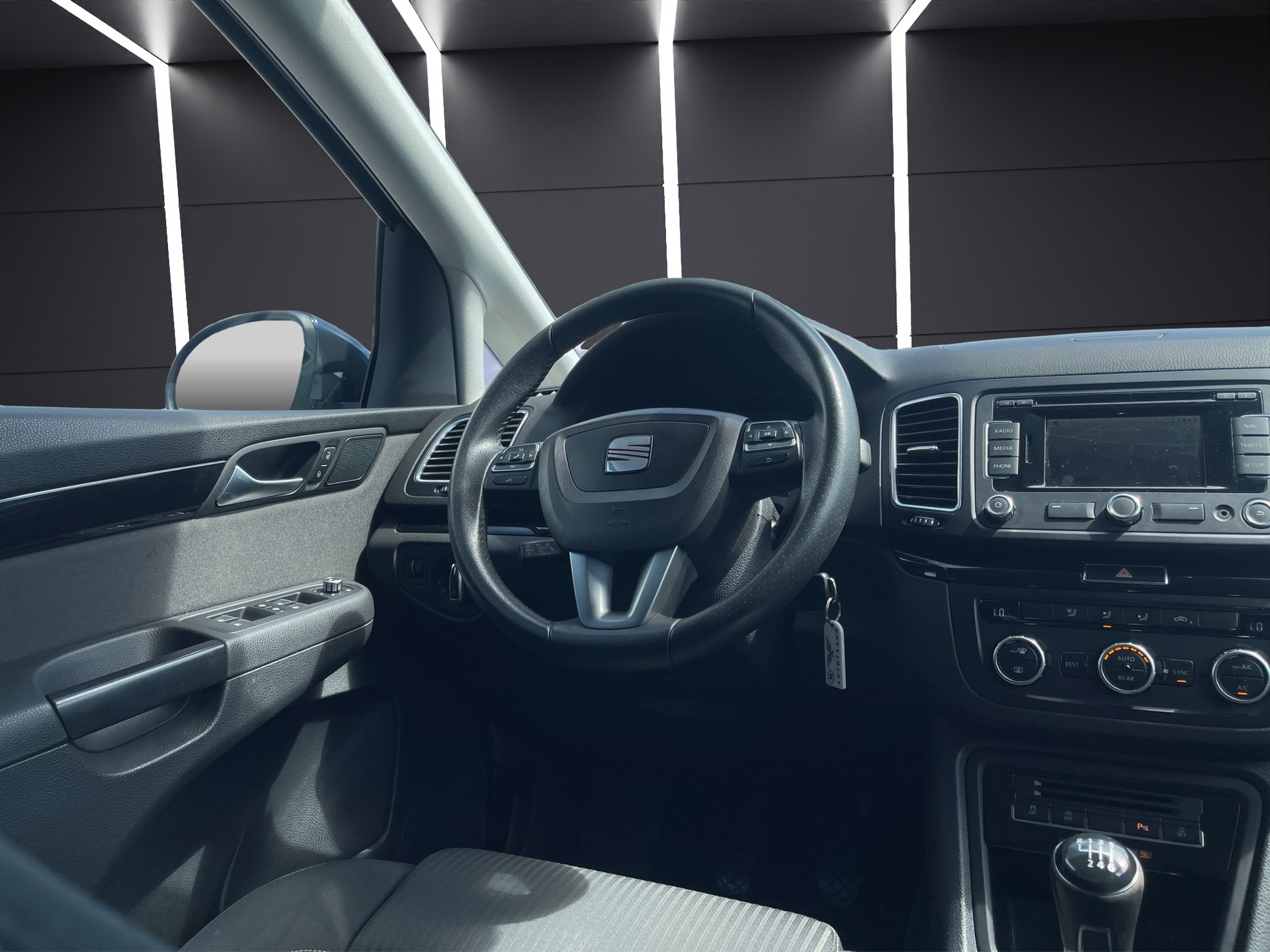 SEAT Alhambra 2.0 TDI 7 Plätzer-image-11