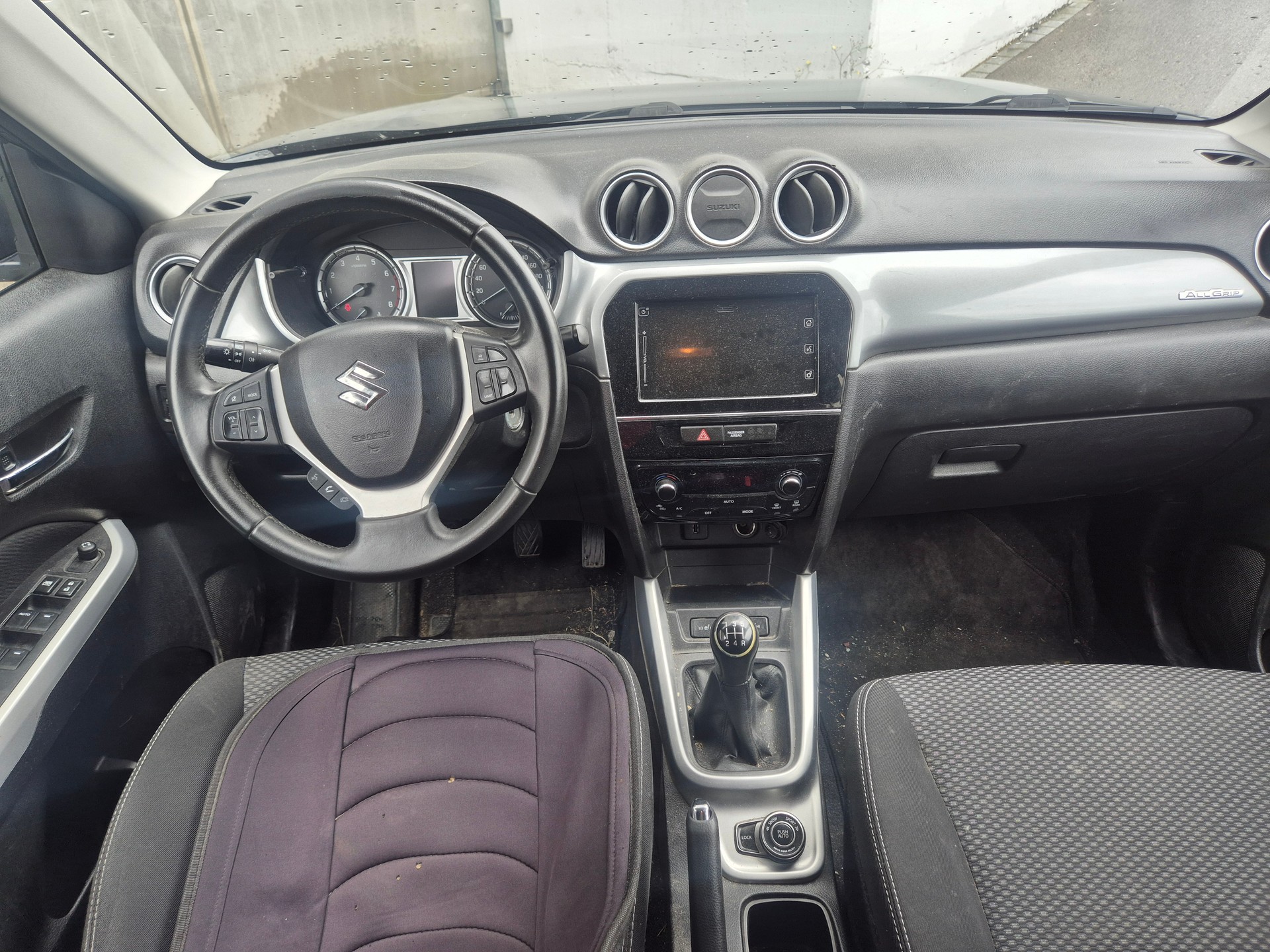 SUZUKI Vitara 1.6 Compact Top-image-9