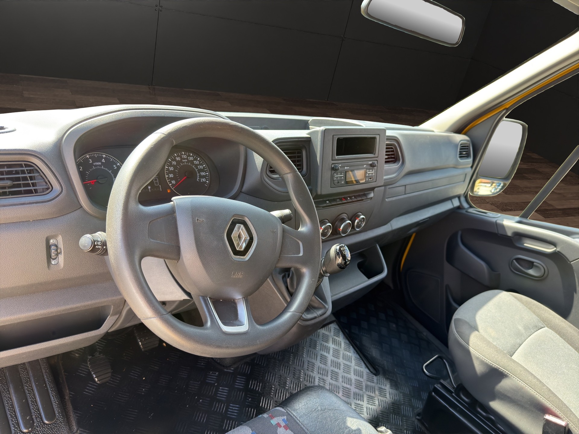 RENAULT Master T35 2.3dCi 135 L3H3-image-12