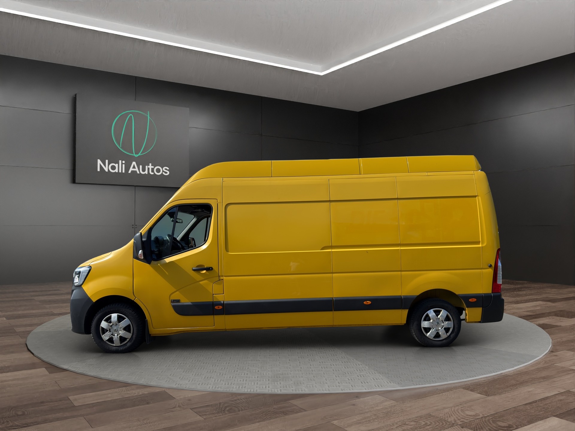 RENAULT Master T35 2.3dCi 135 L3H3-image-3