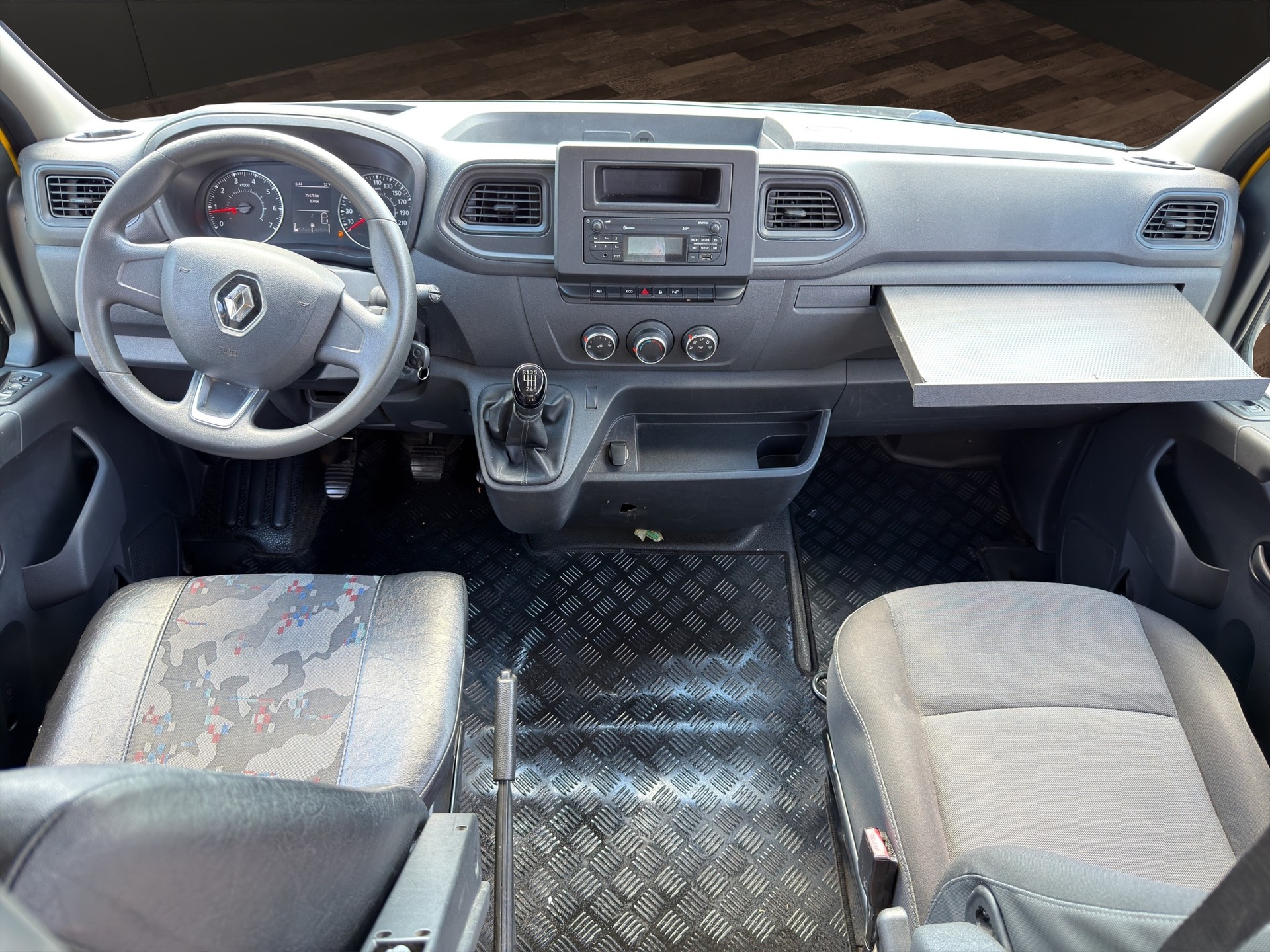 RENAULT Master T35 2.3dCi 135 L3H3-image-15
