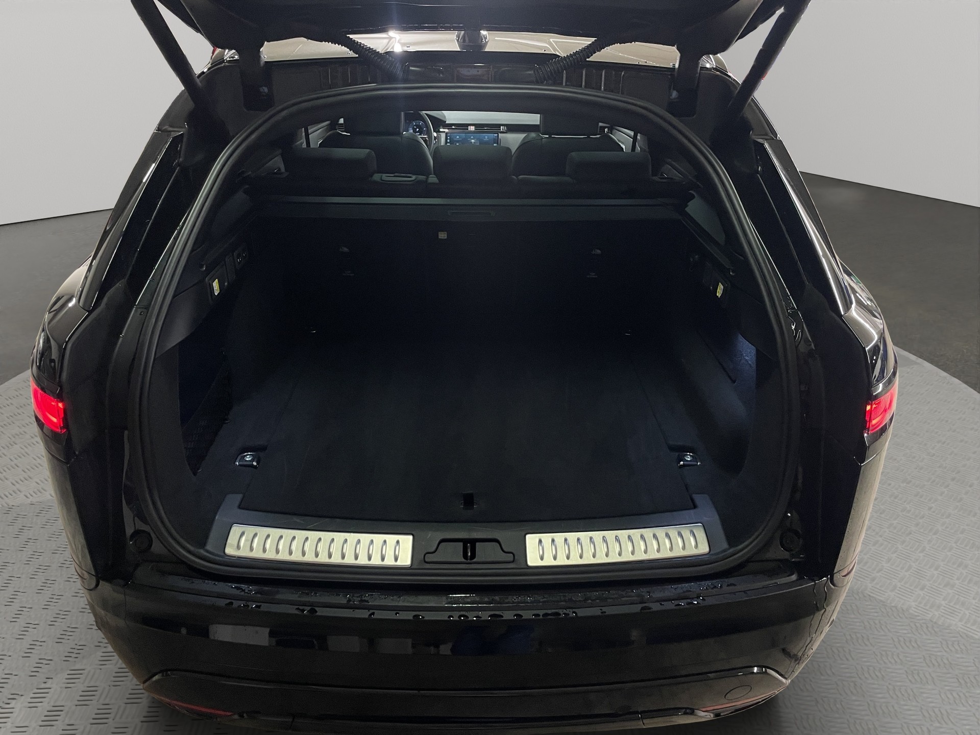 LAND ROVER Range Rover Velar 3.0 D I6 300 Dynamic HSE-image-15