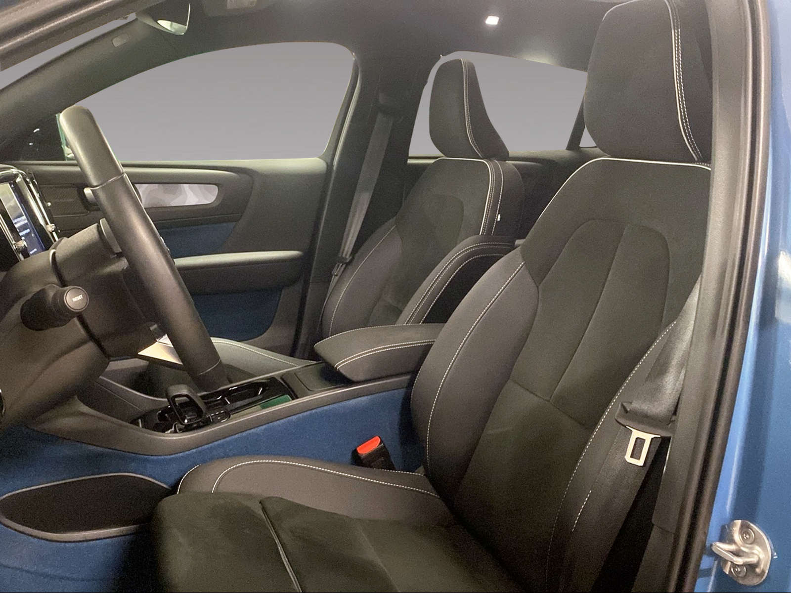 VOLVO C40 P8 Twin Recharge AWD-image-5