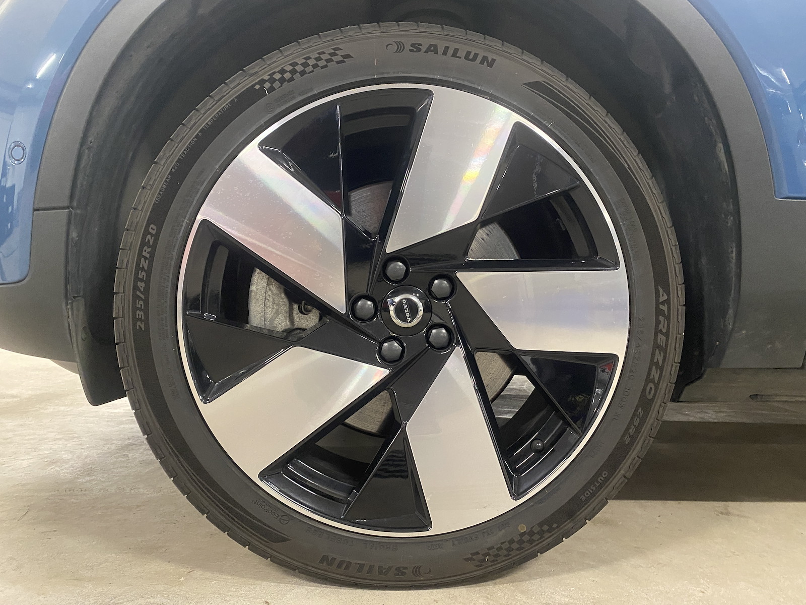 VOLVO C40 P8 Twin Recharge AWD-image-15