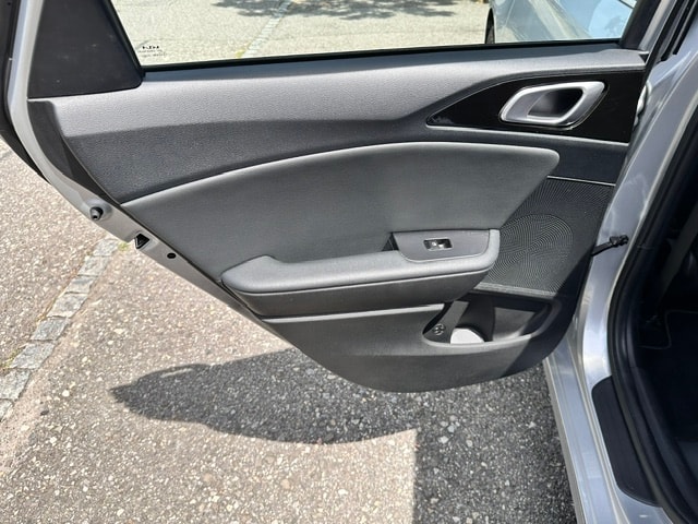 KIA Ceed 1.5 T-GDi MHEV Power DCT-image-12