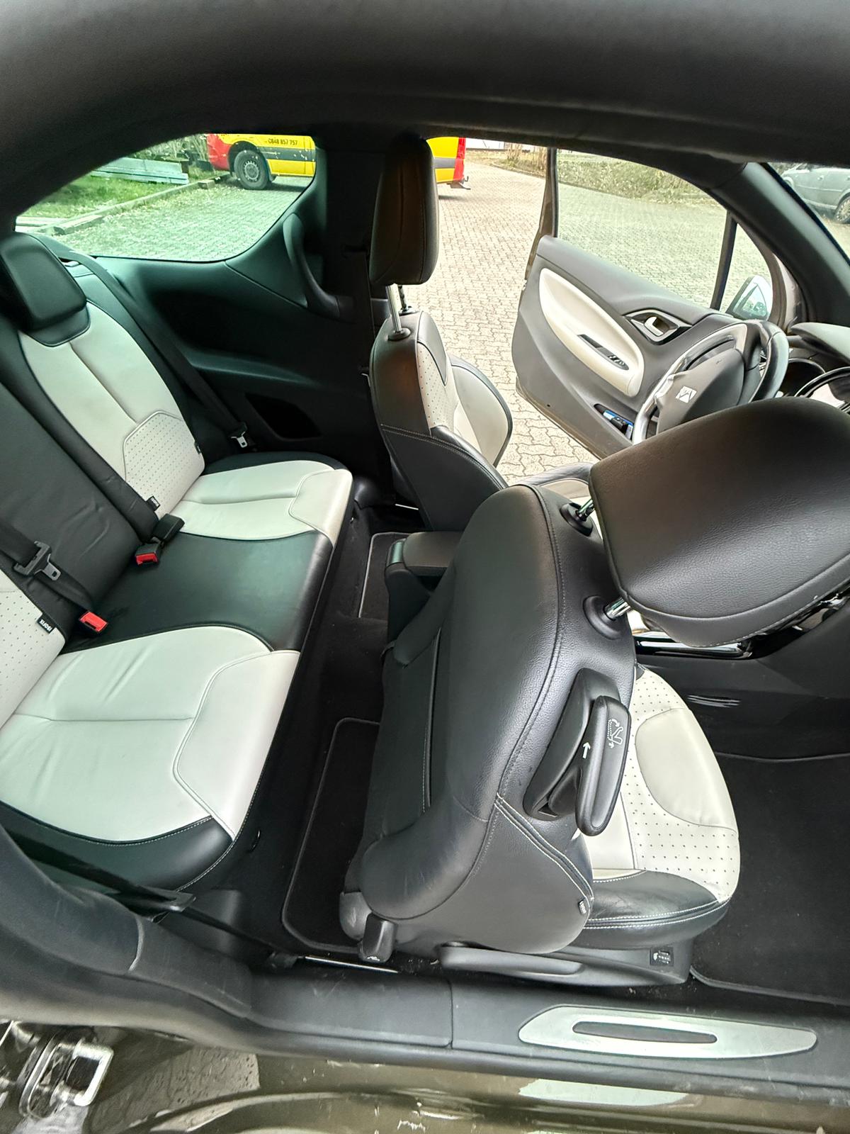 DS AUTOMOBILES 1.6 THP Sport Chic-image-2