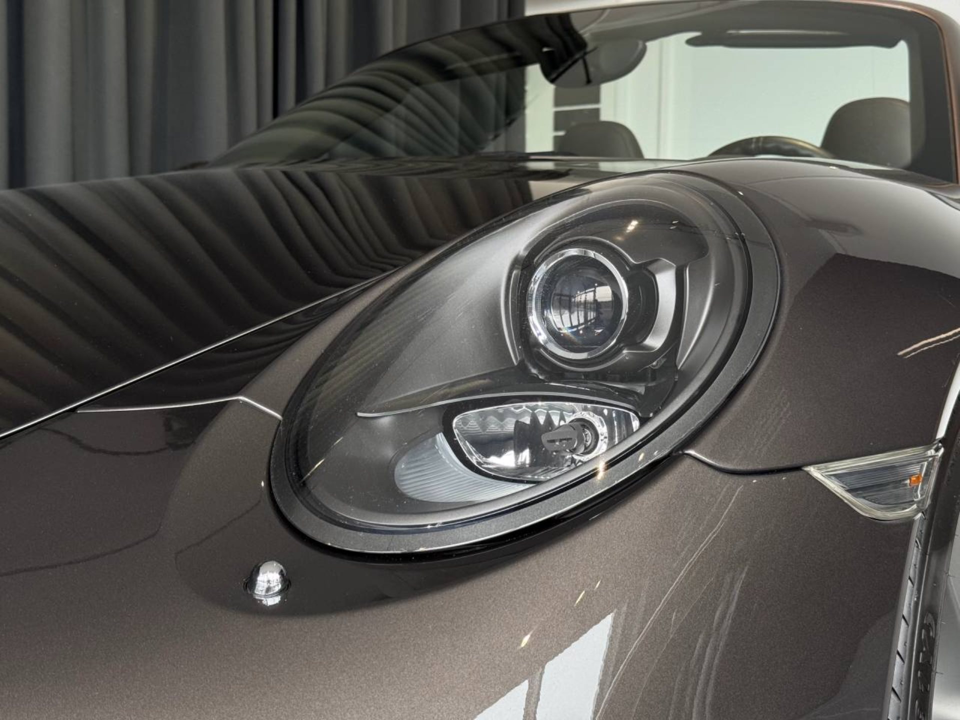 PORSCHE 911 Carrera 4S Cabriolet-image-12