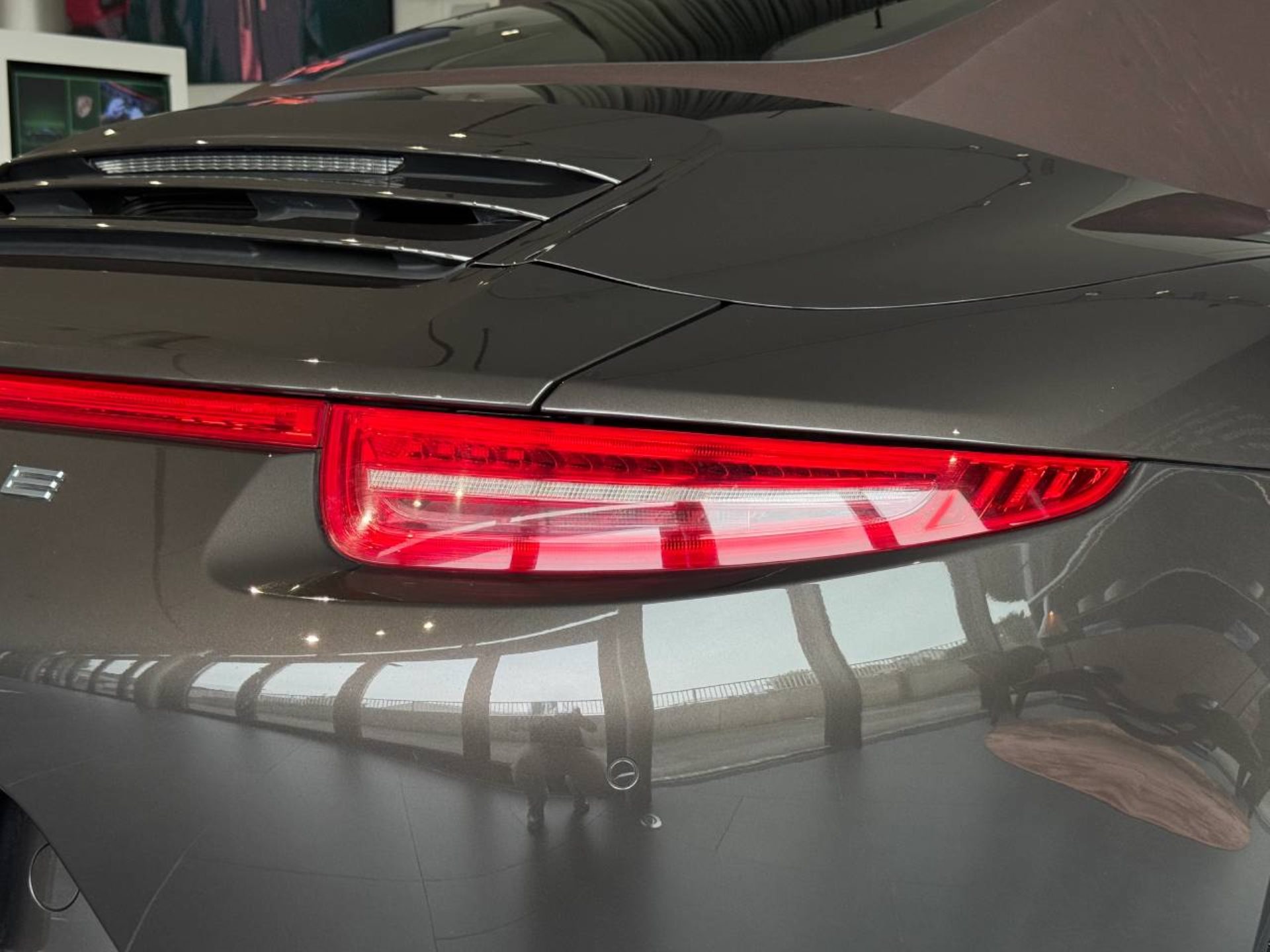 PORSCHE 911 Carrera 4S Cabriolet-image-13
