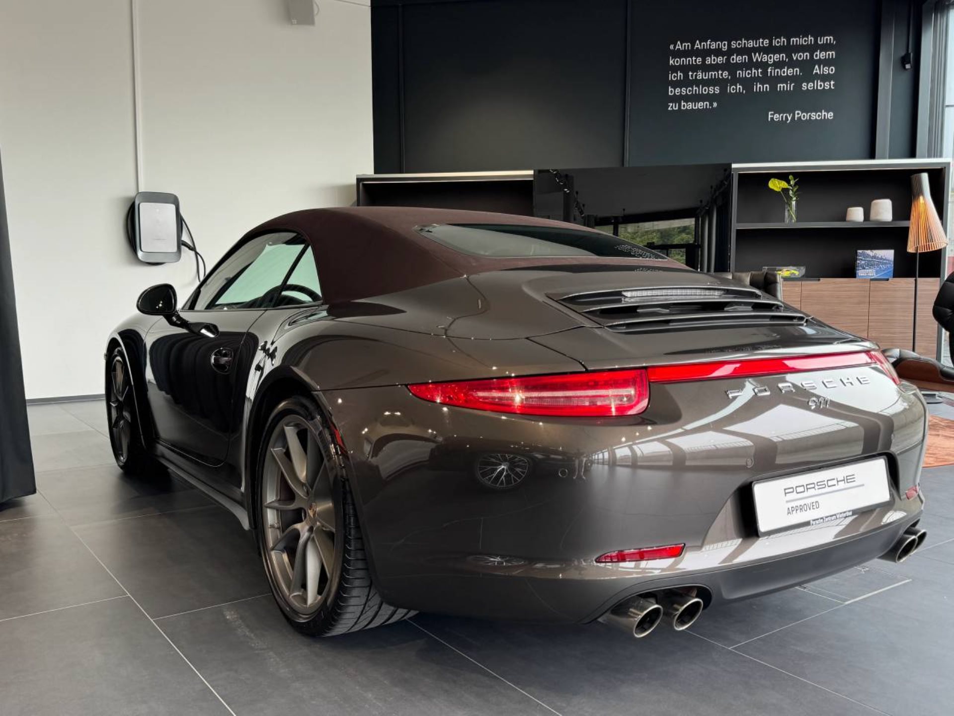 PORSCHE 911 Carrera 4S Cabriolet-image-2