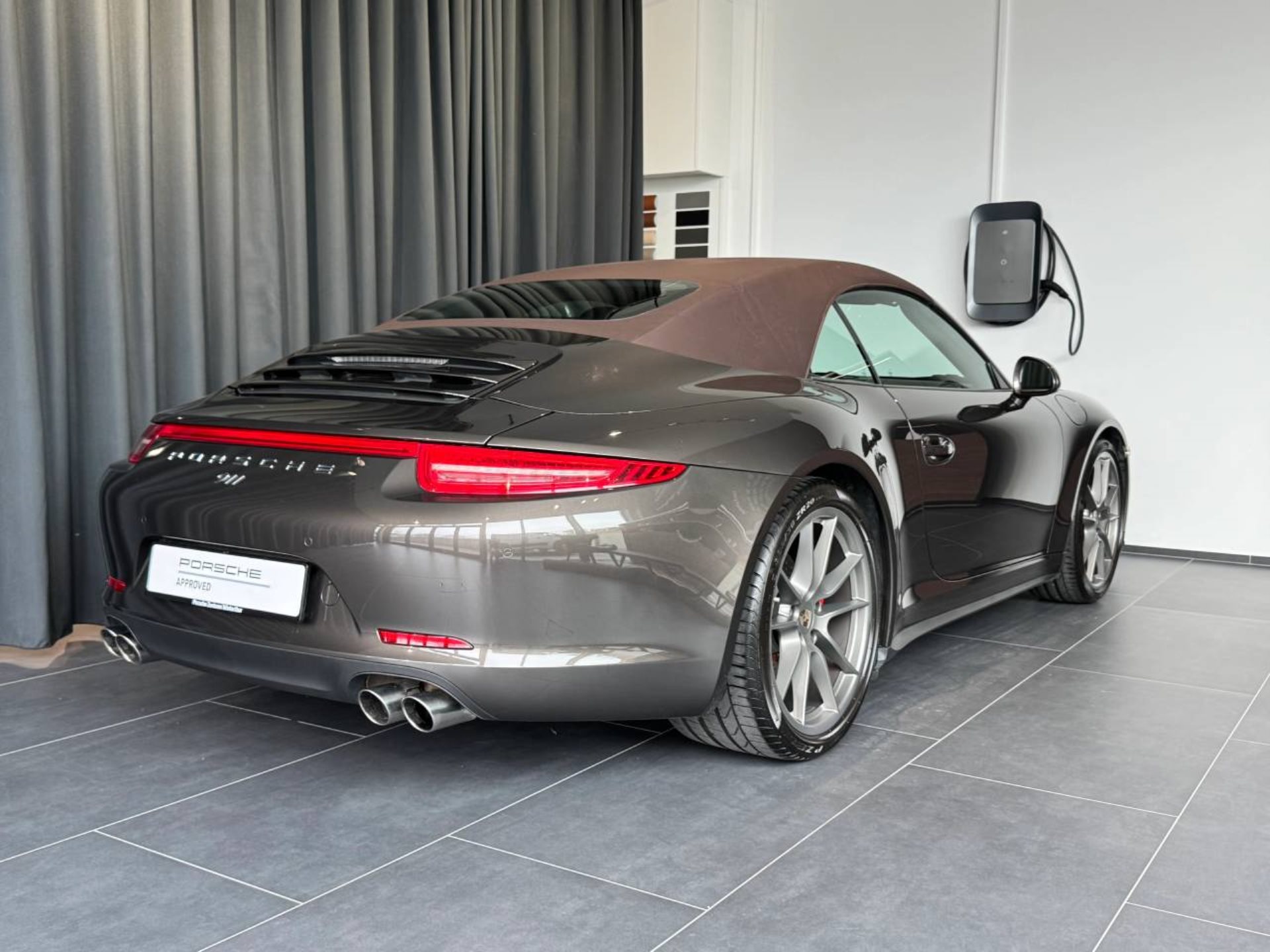 PORSCHE 911 Carrera 4S Cabriolet-image-6