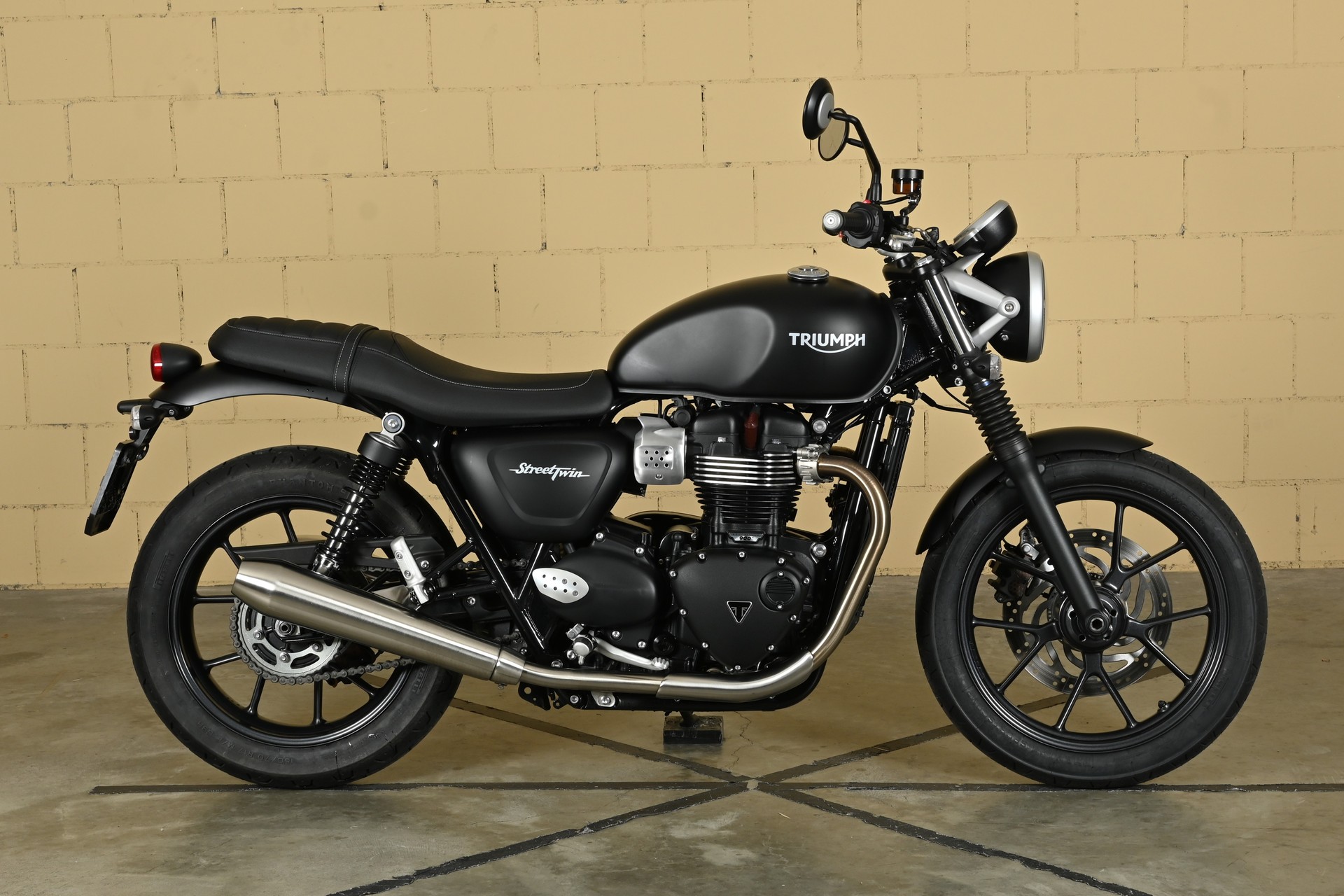 TRIUMPH Street Twin 900 i