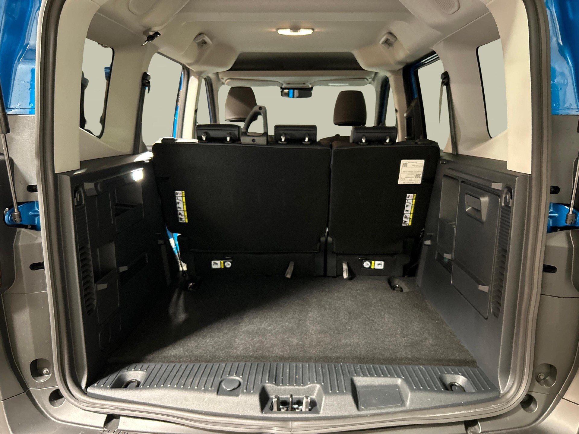 FORD Tourneo Courier 1.0 EcoBoost Active-image-11