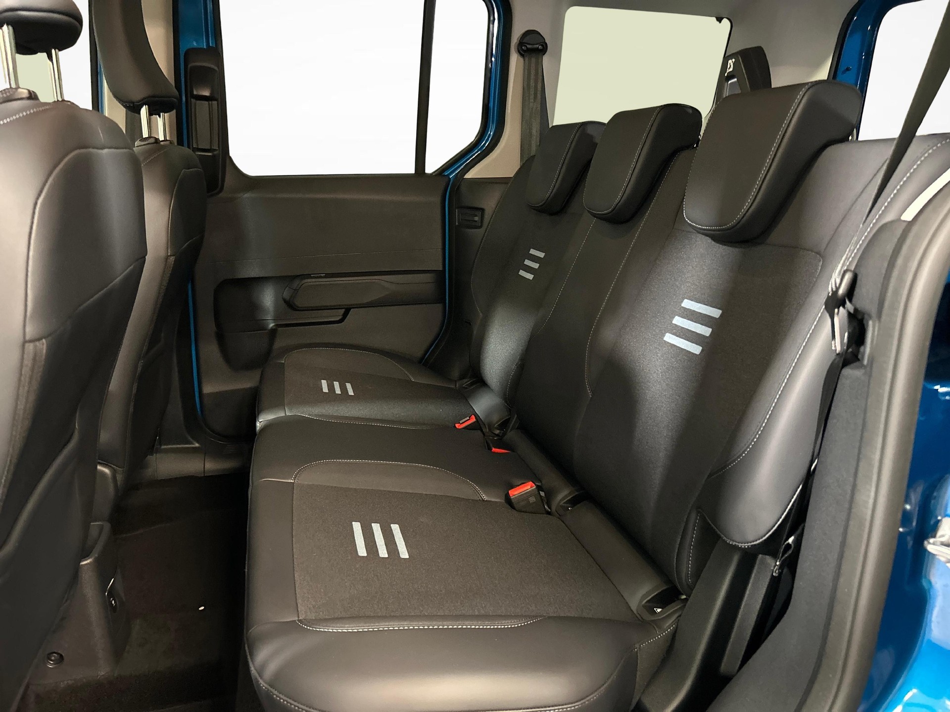 FORD Tourneo Courier 1.0 EcoBoost Active-image-3