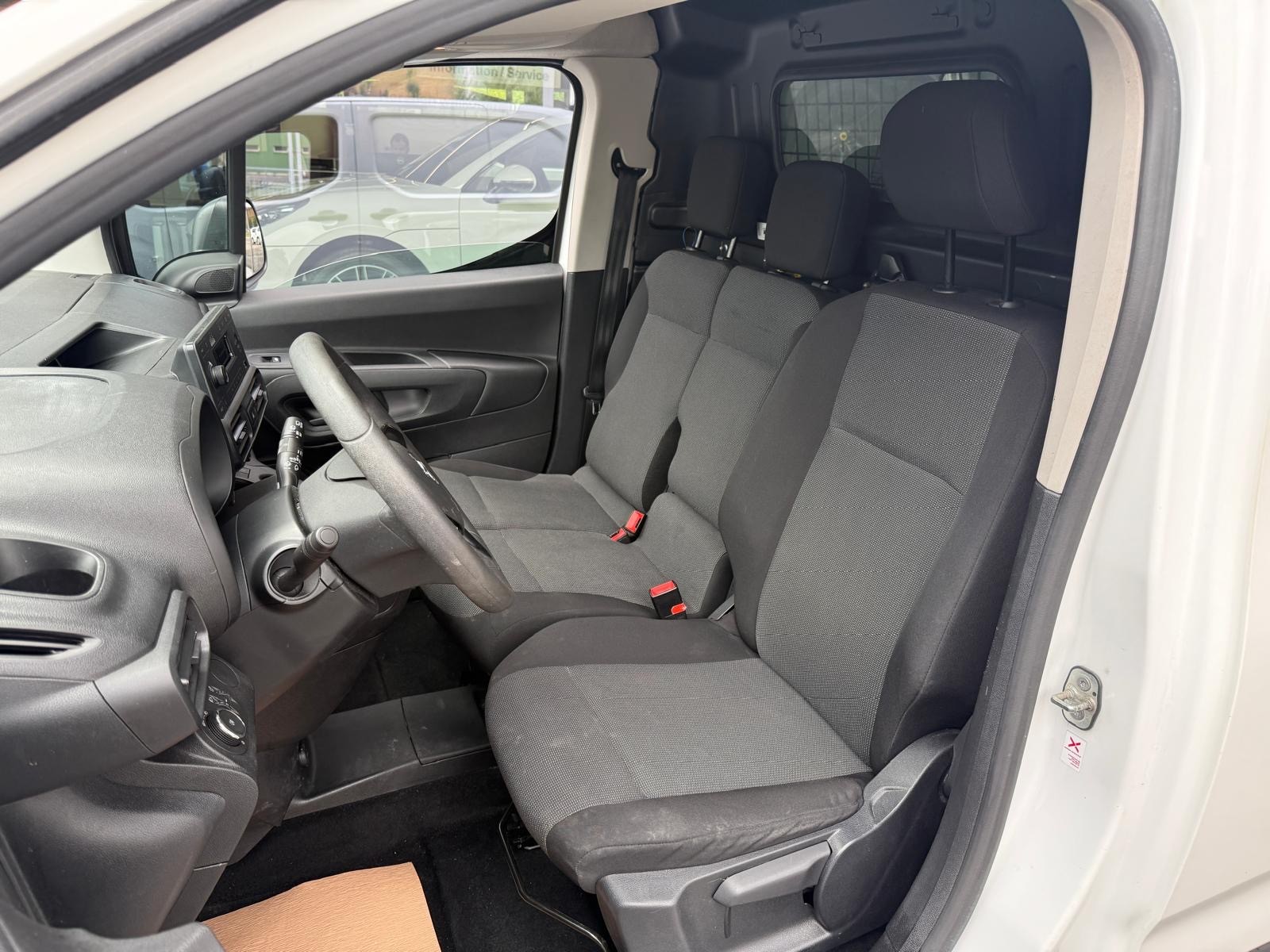 OPEL Combo Cargo 1.5 Diesel-image-14