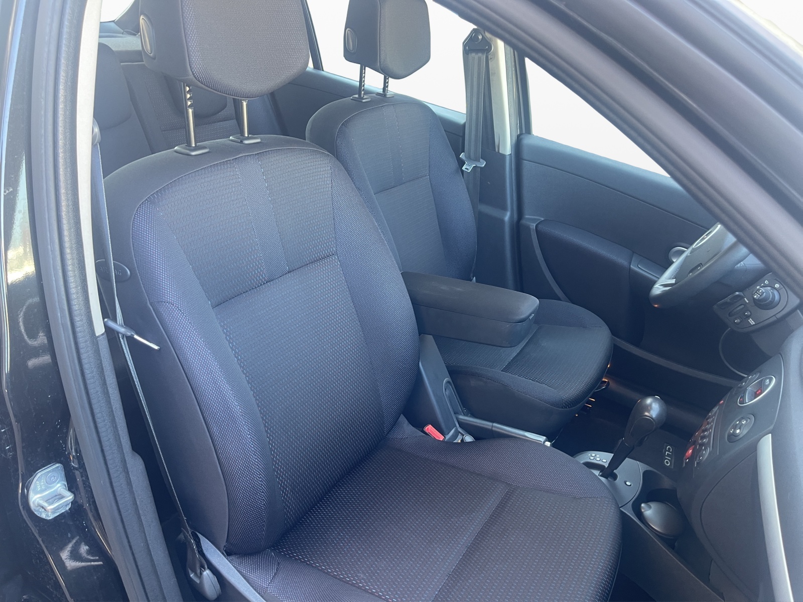 RENAULT Clio 1.6 16V Dynamique-image-14