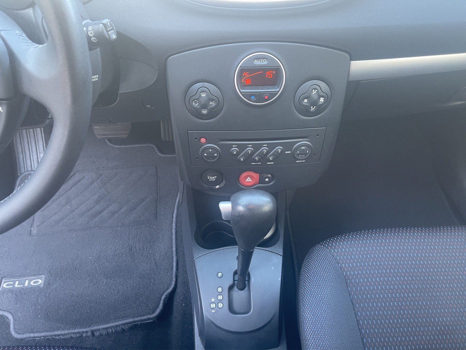 RENAULT Clio 1.6 16V Dynamique-image-12