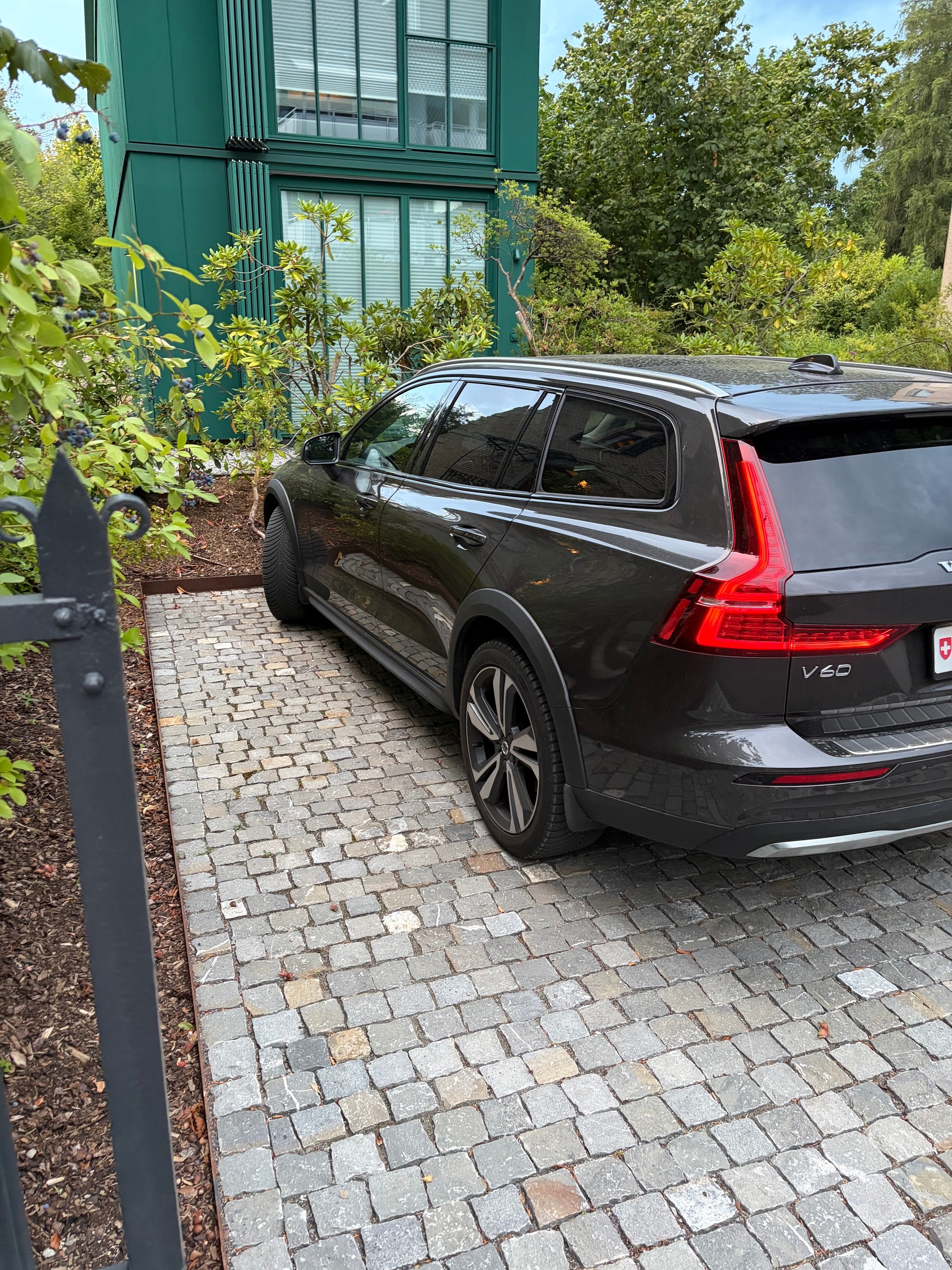 VOLVO 2.0 B4 Ultimate AWD-image-3