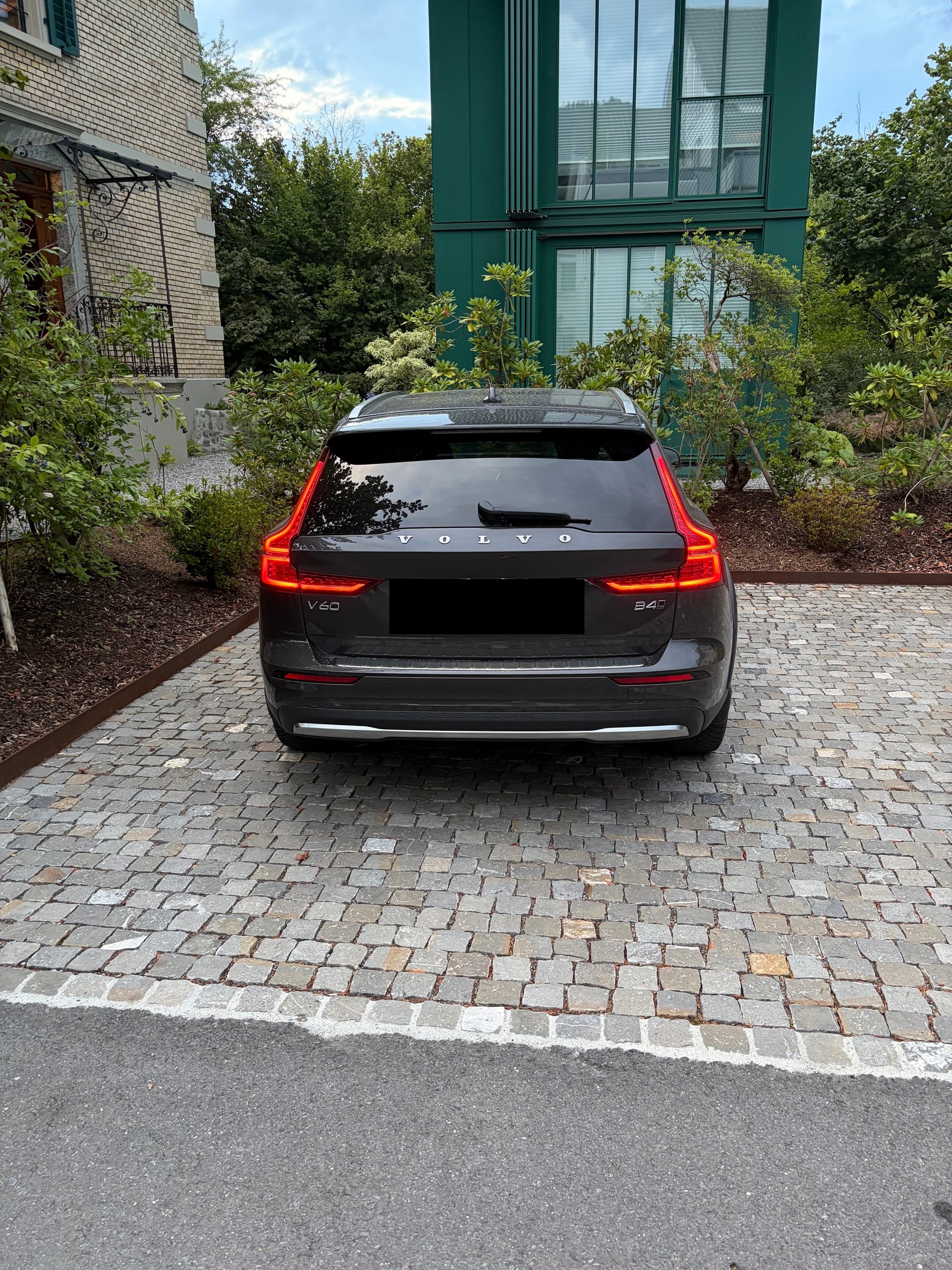 VOLVO 2.0 B4 Ultimate AWD-image-1