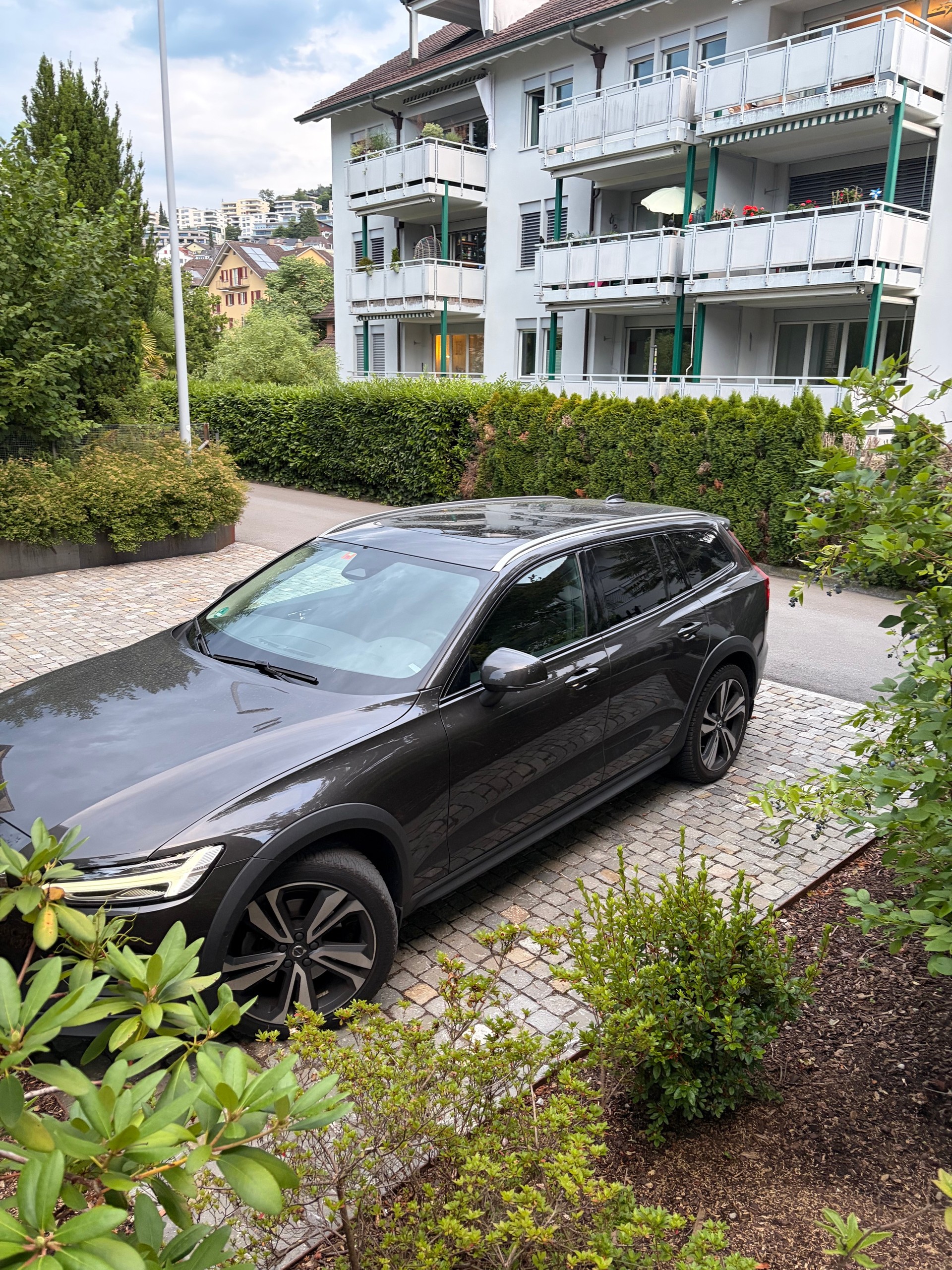VOLVO 2.0 B4 Ultimate AWD-image-2
