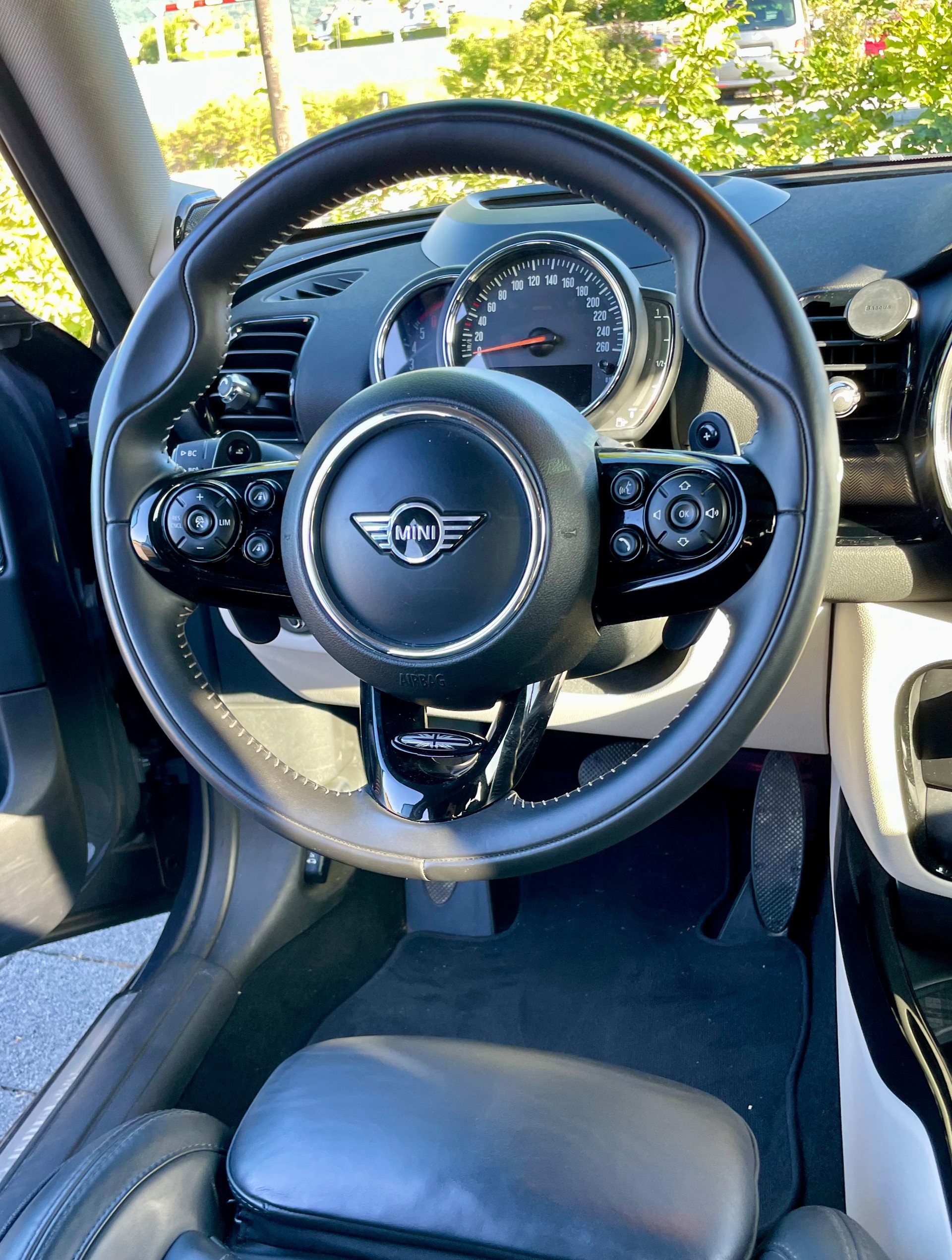 MINI 2.0 SD Cooper ALL4-image-1