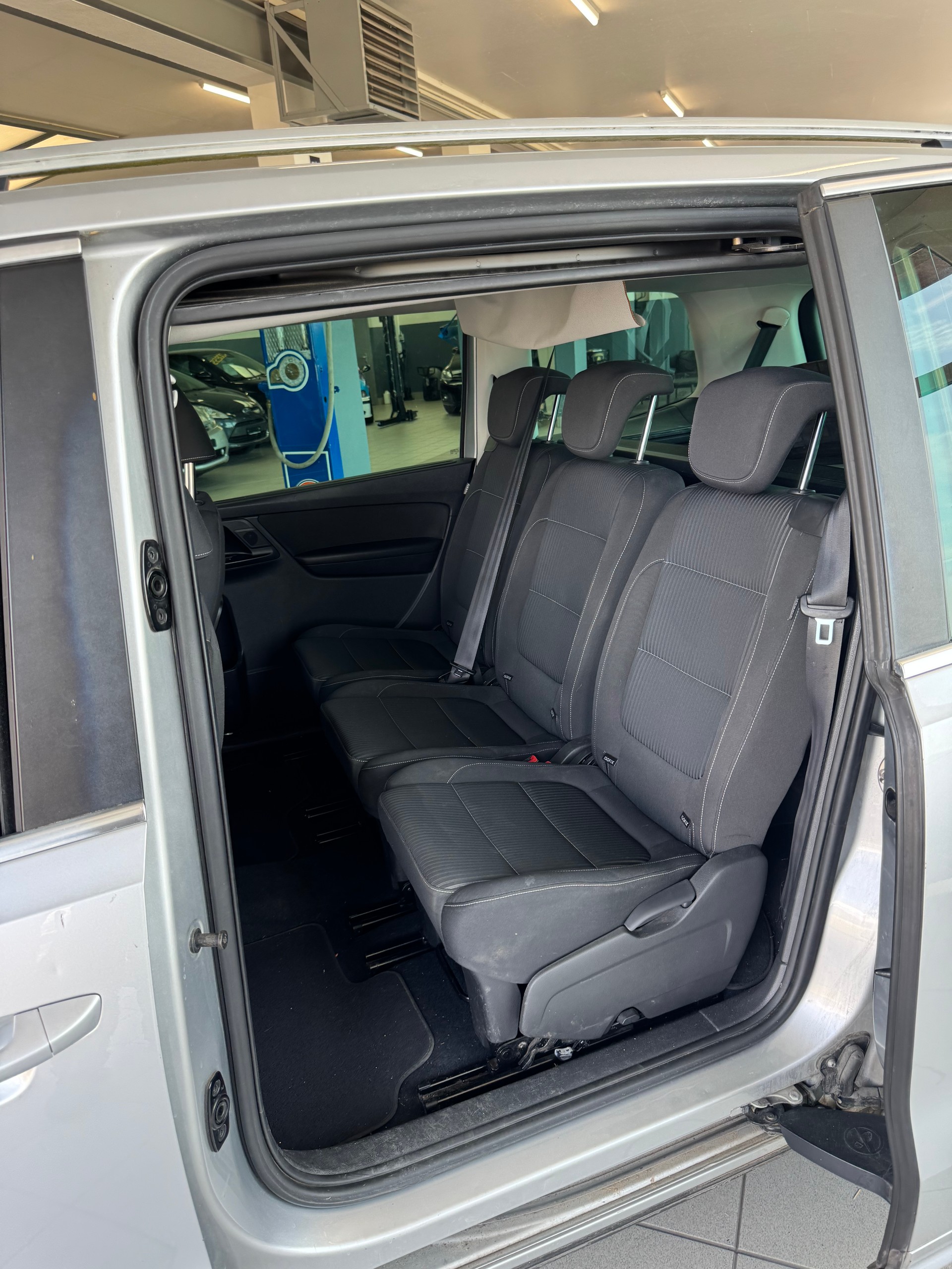 SEAT Alhambra 2.0 TDI Reference Eco 7 Places-image-6