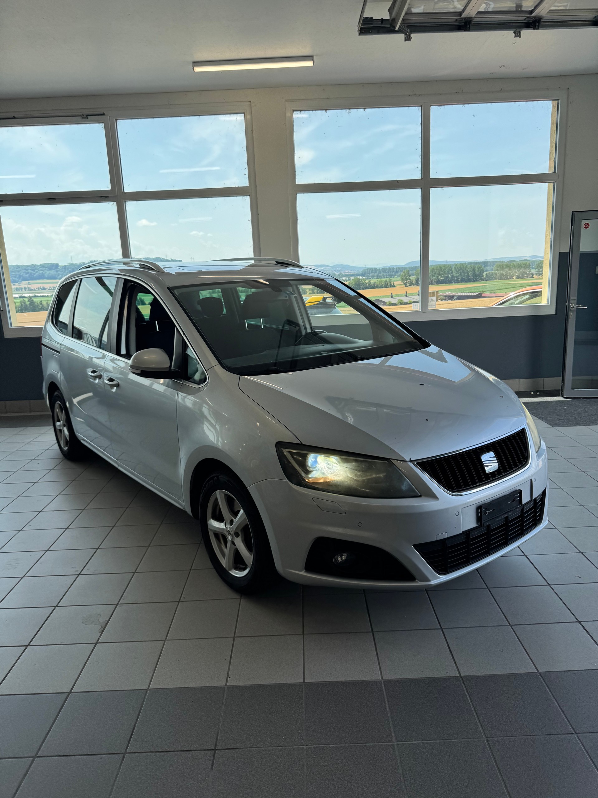 SEAT Alhambra 2.0 TDI Reference Eco 7 Places-image-0