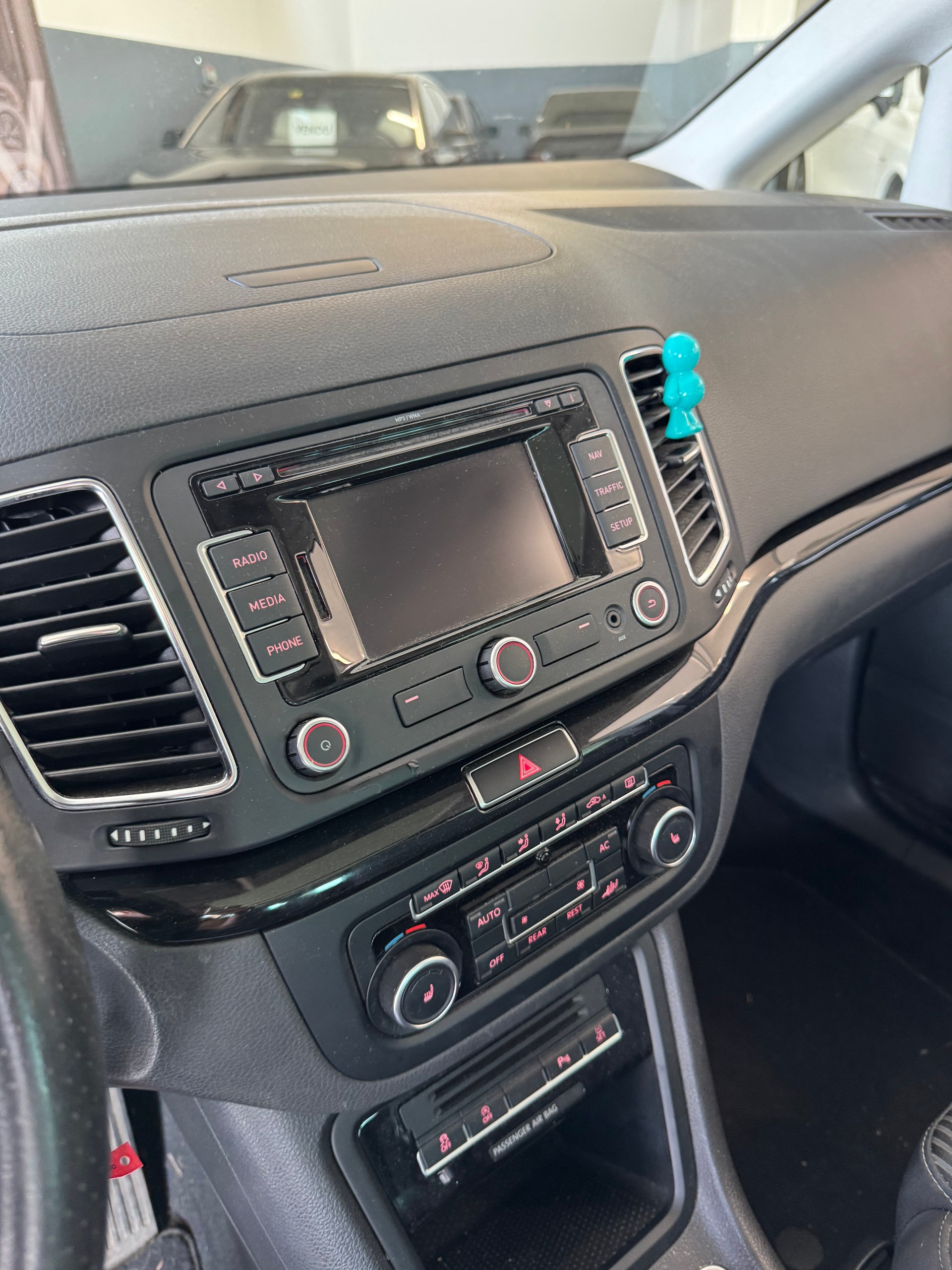 SEAT Alhambra 2.0 TDI Reference Eco 7 Places-image-11