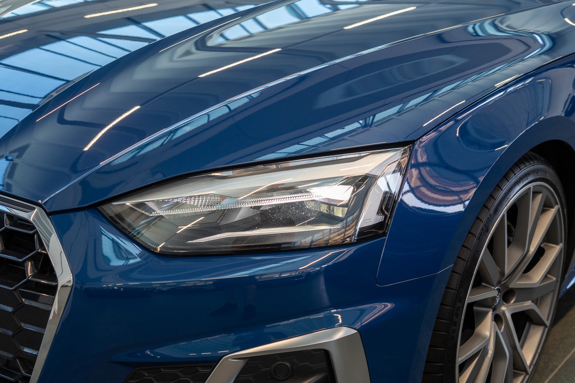 AUDI A5 Sportback 2.0 45 TFSI S Line quattro S-Tronic S-Line / 3-Zonen Klima-Automatik / Navi-image-8